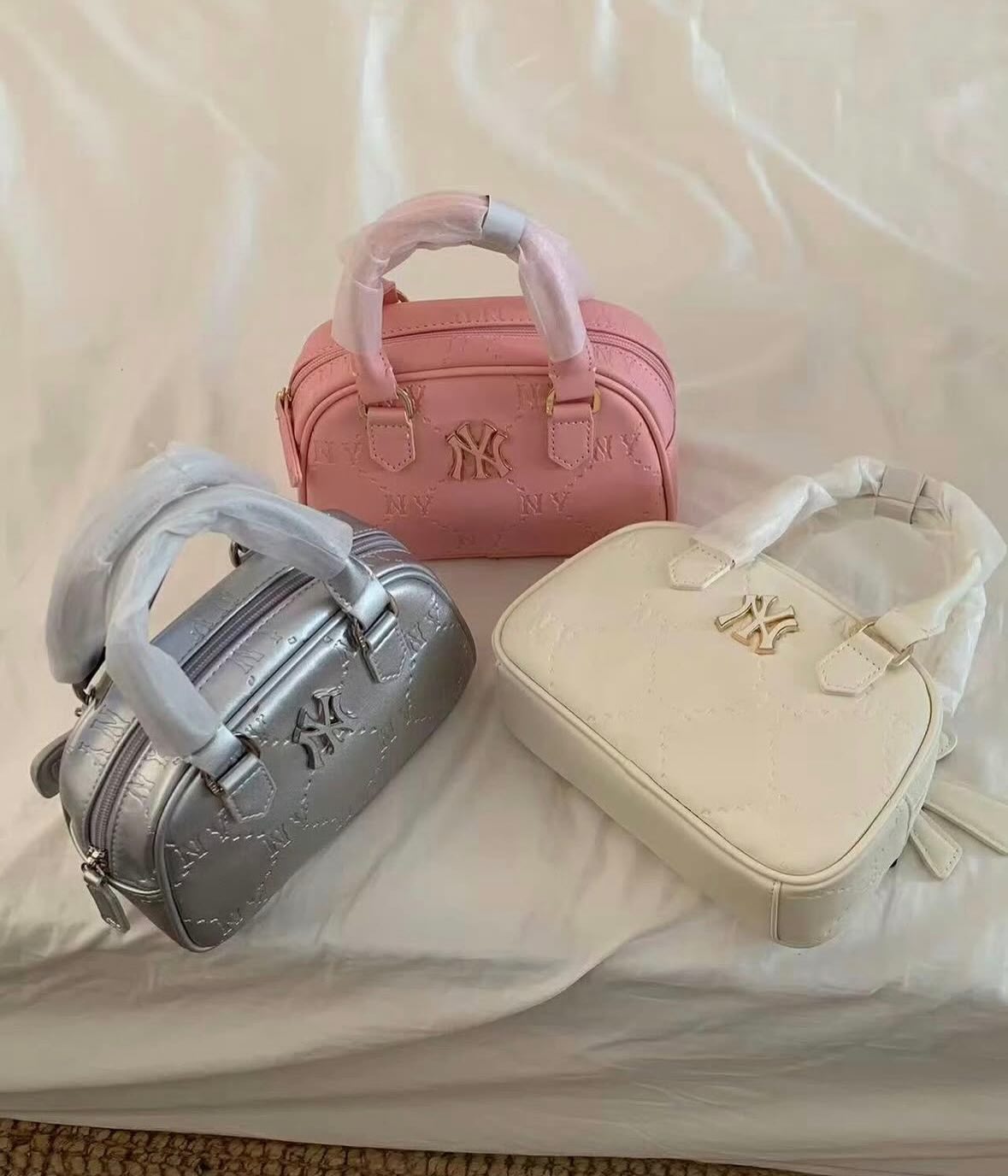 MLB 26年春款鑽石老花紋保齡球手提包 