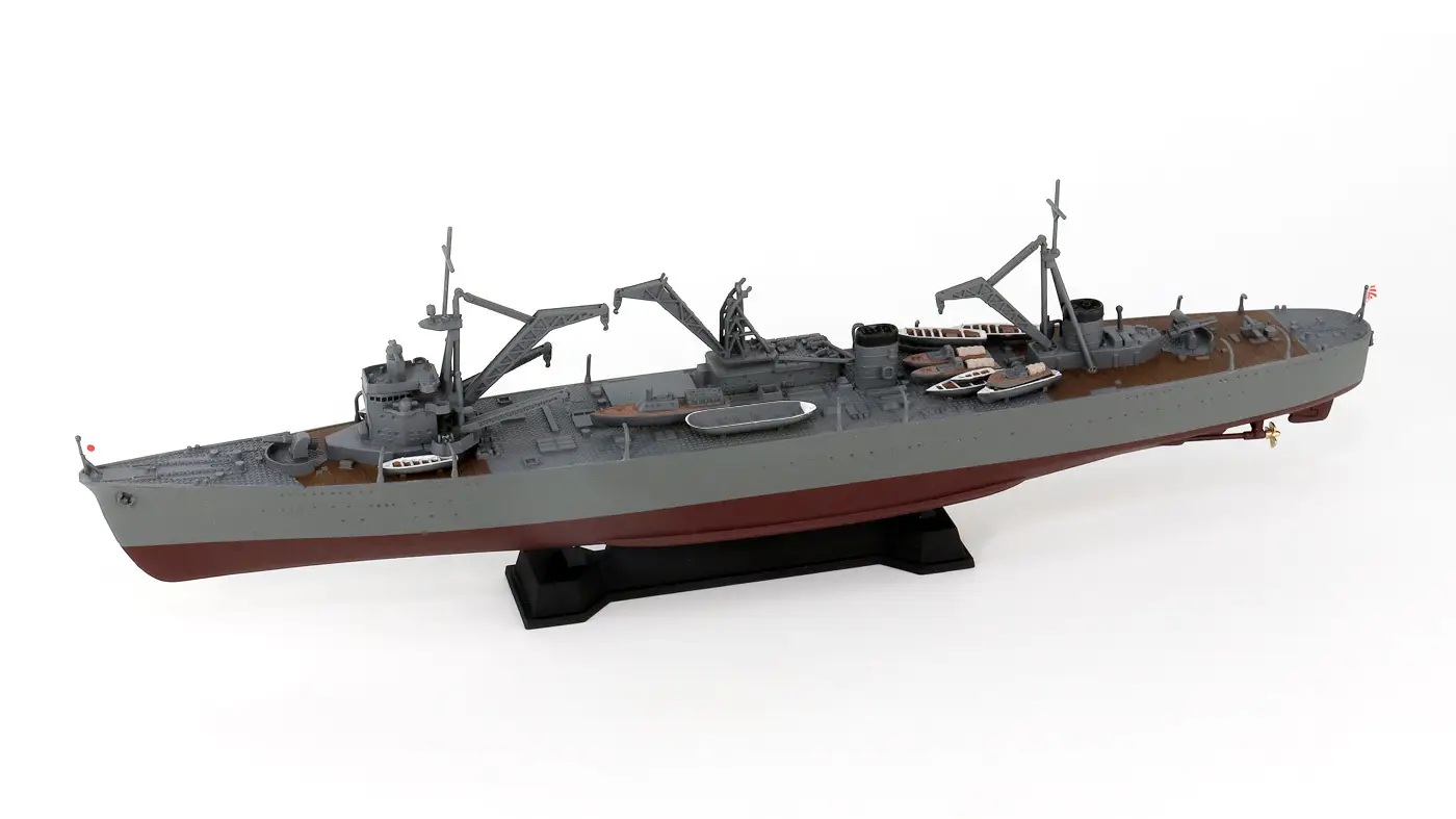 1/700 IJN Repair Ship Akashi (w/ Flag And Flagpole And Ship Name Plate Photo-Etched Parts)