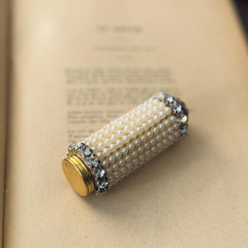 Rare! Vintage C.a. 1950s Peal Clustered and Bejewelled Lipstick Tube(MT2220)