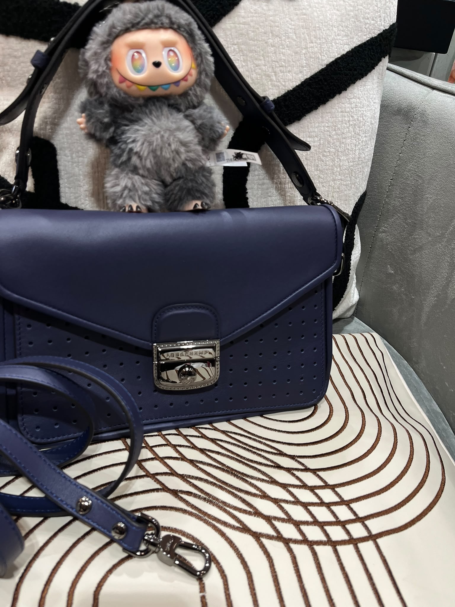 Longchamp Shoulder bag 100%Authentic, 98%New