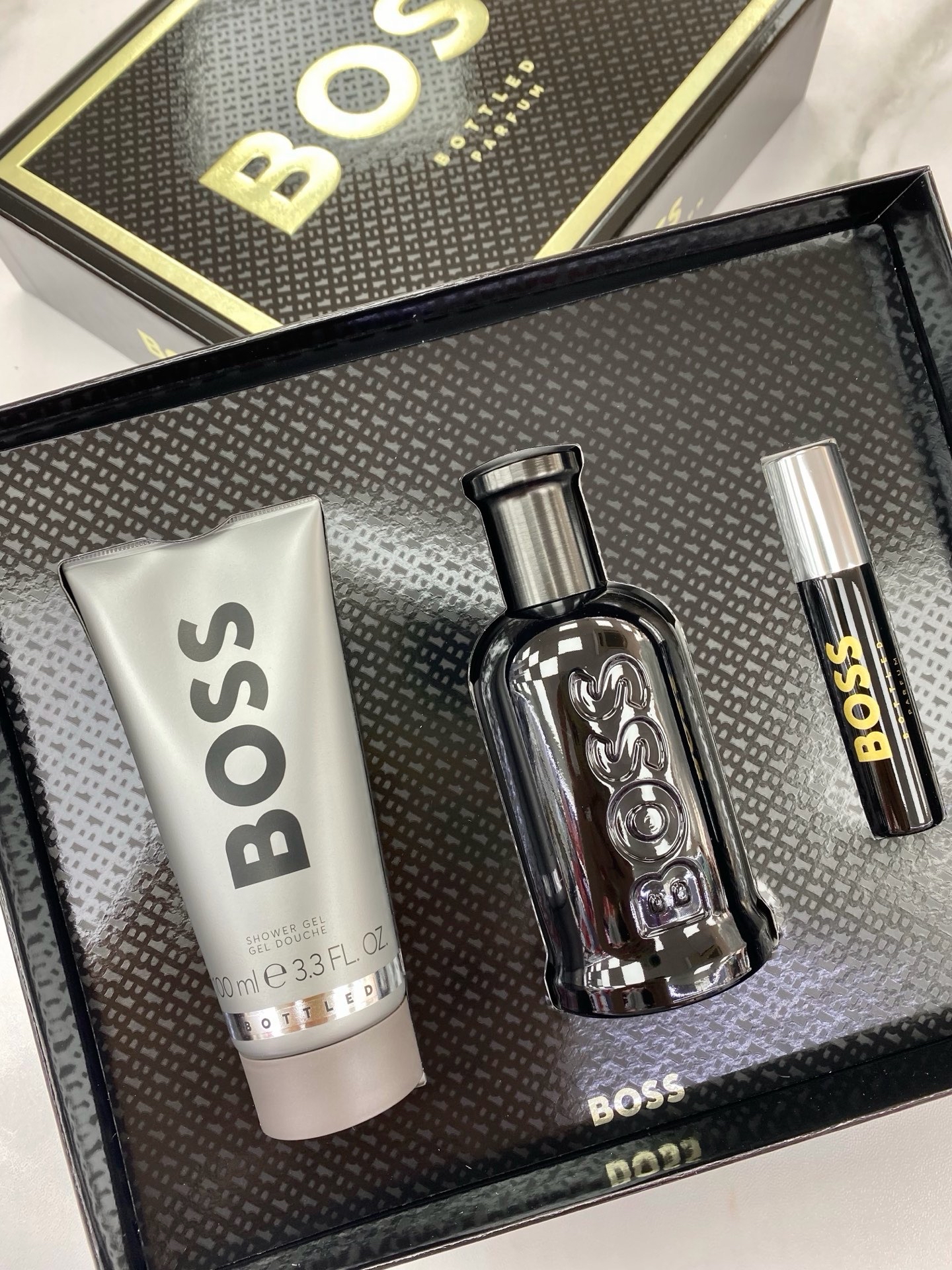Hugo Boss Bottled Parfum For Men Gift Set  (香精100ml+ 香精10ml+沐浴露100ml)  自信男士香精套裝