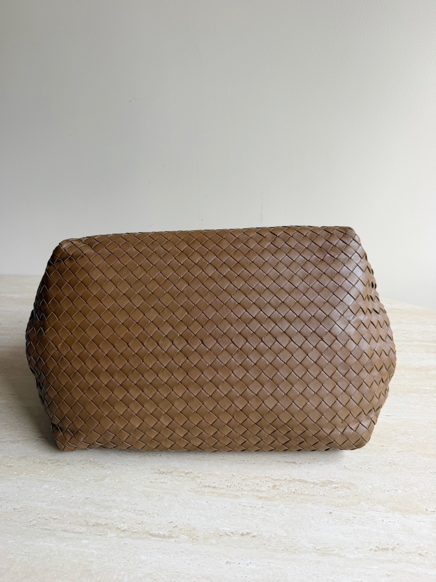 【預訂貨品】Bv啡色編織降落傘tote bag