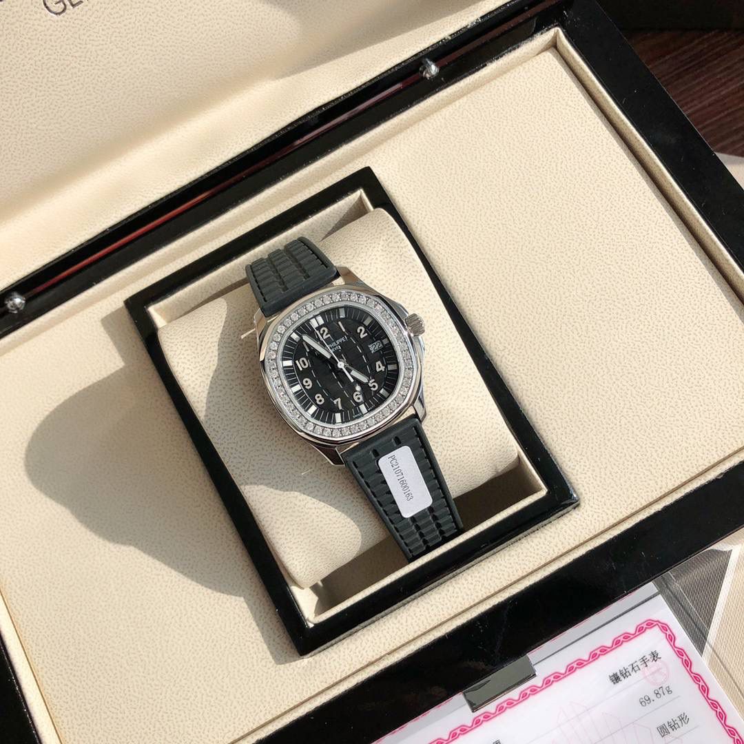 独家推出 新款百达斐丽AQUANAUT系列 专为女性设计！用最简约方式完美体现百达斐丽的精髓，融合了大胆的设计和正统的纯粹，这款腕表成为百达斐丽的旗舰产品之一！腕表完美尺寸35.6，进口精钢材质多重工艺精磨打造。原装一致厚度7.77cm。表盘镶嵌46颗 vs1.8真钻。约一克拉！ Gtc中国权威鉴定证书。百分百保证每一粒都是货真价实的真钻。可验可查询！💯💯
