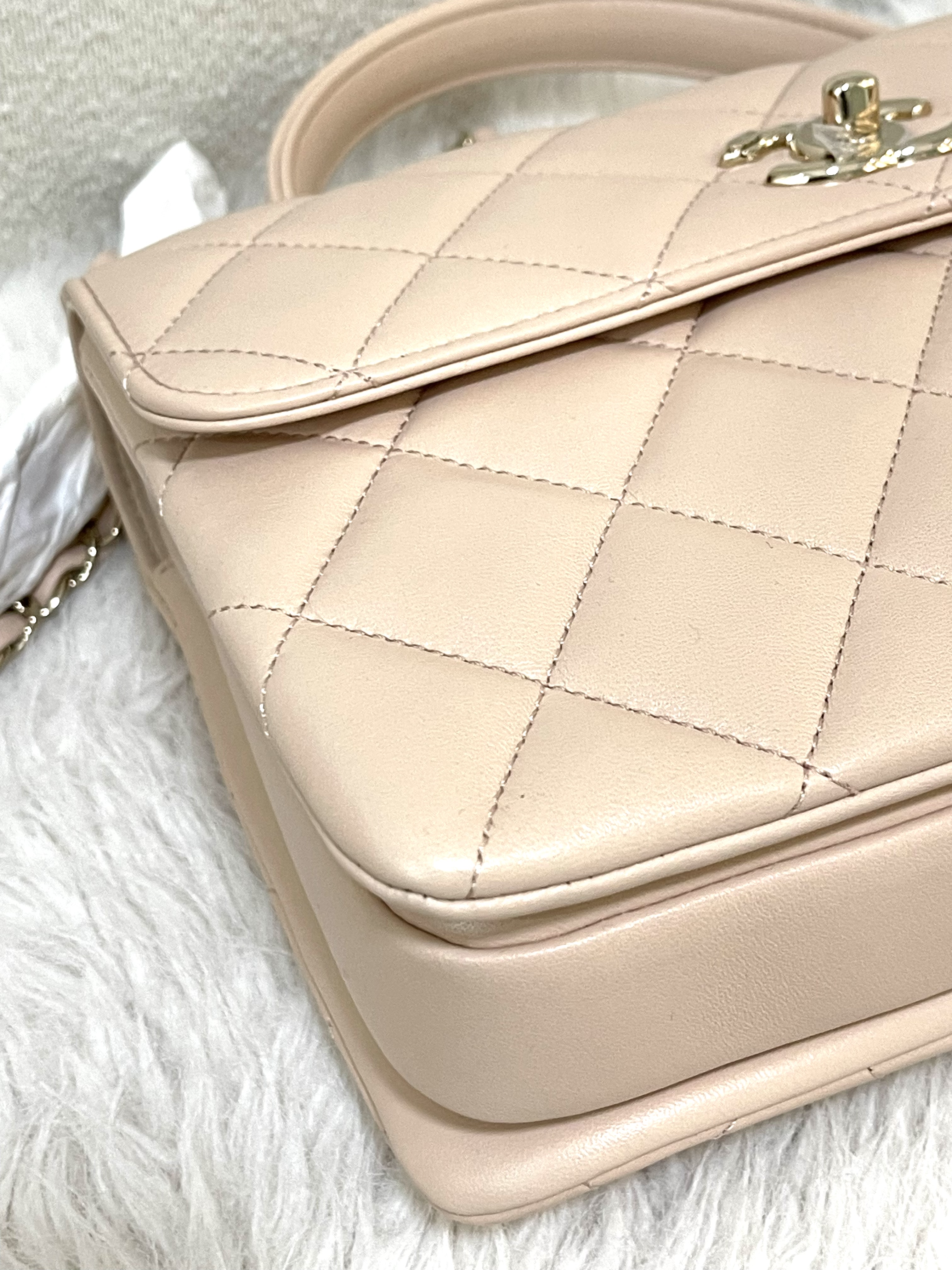 Pre-owned Chanel Quilted Lambskin Trendy CC Top Handle Flap Bag / Product Code: 26032329