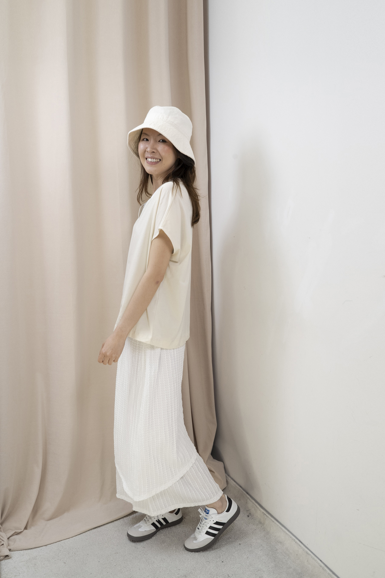 V領柔滑Top(米色）