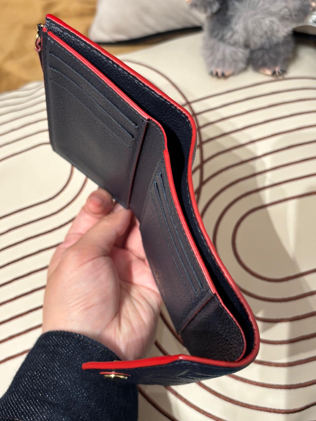 LV Victorine Wallet 100%Authentic, 95%New ✅Dust bag