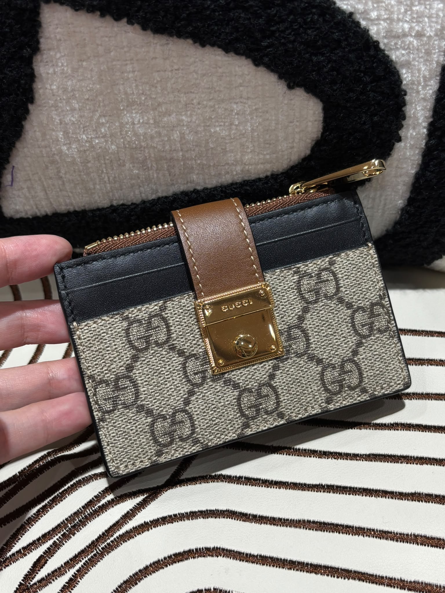 Gucci interlocking card holder 658228 100%Authentic,98%new ✅box 