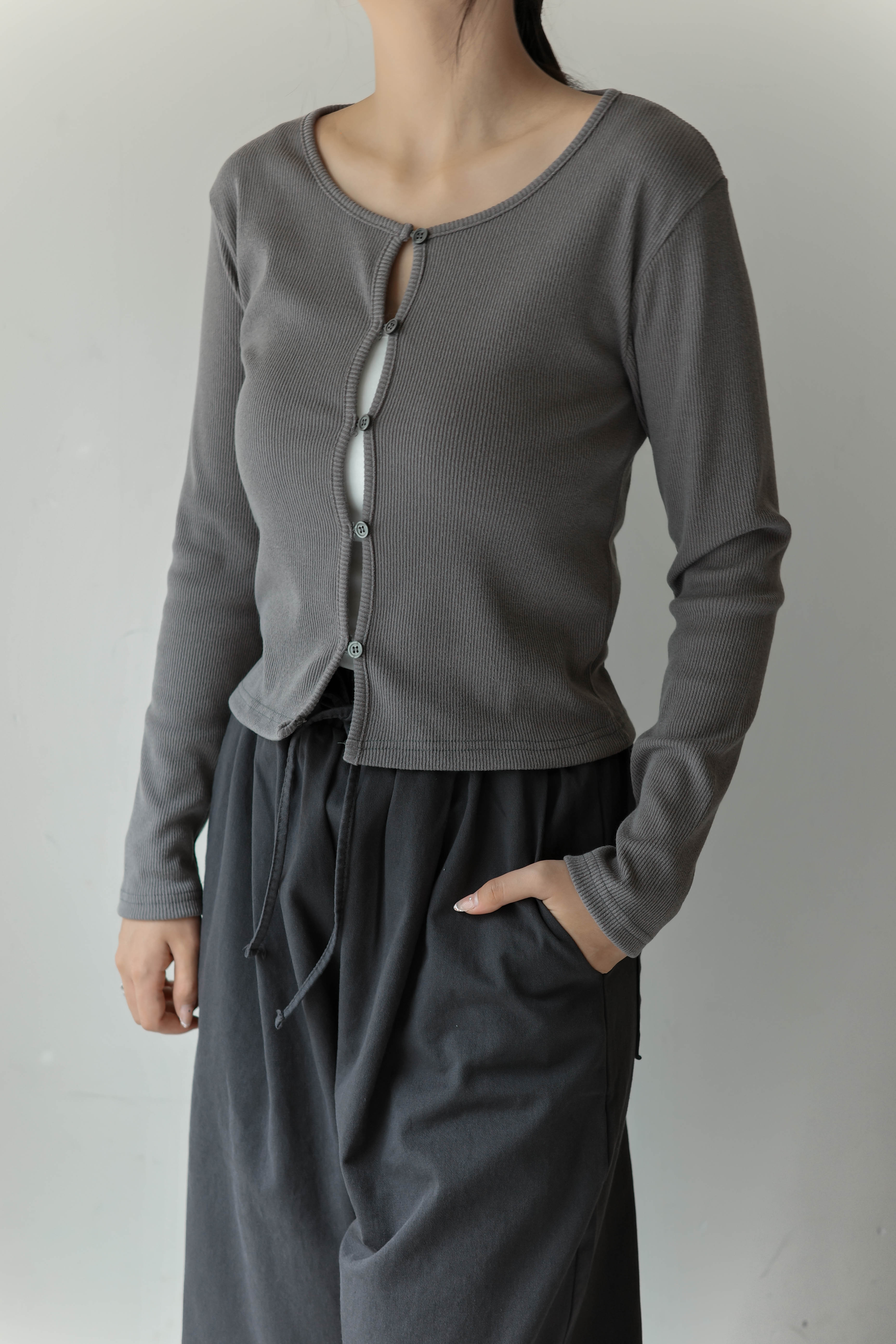 設計感鈕扣Crop Cardigan (三色)