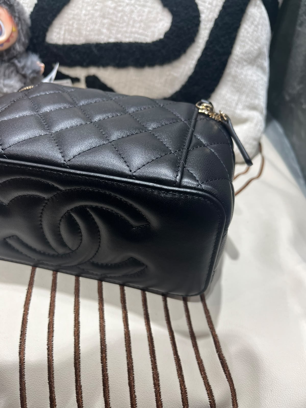 未使用品 Chanel Vanity With Pearl Crush 金球長盒子100%Authentic, Unused全新未使用品✅晶片✅Dust bag✅Box