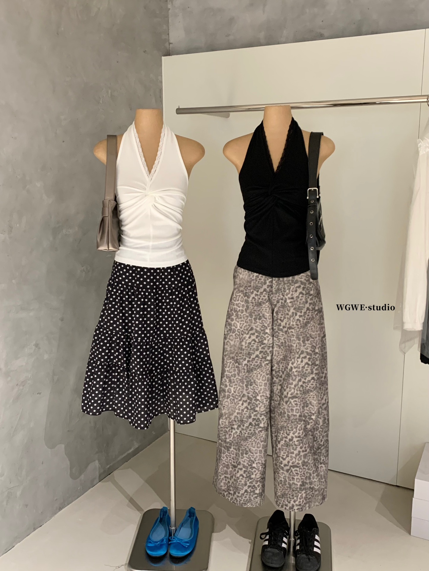 4604“ French Lace Halter Top”法式蕾丝扭结挂脖