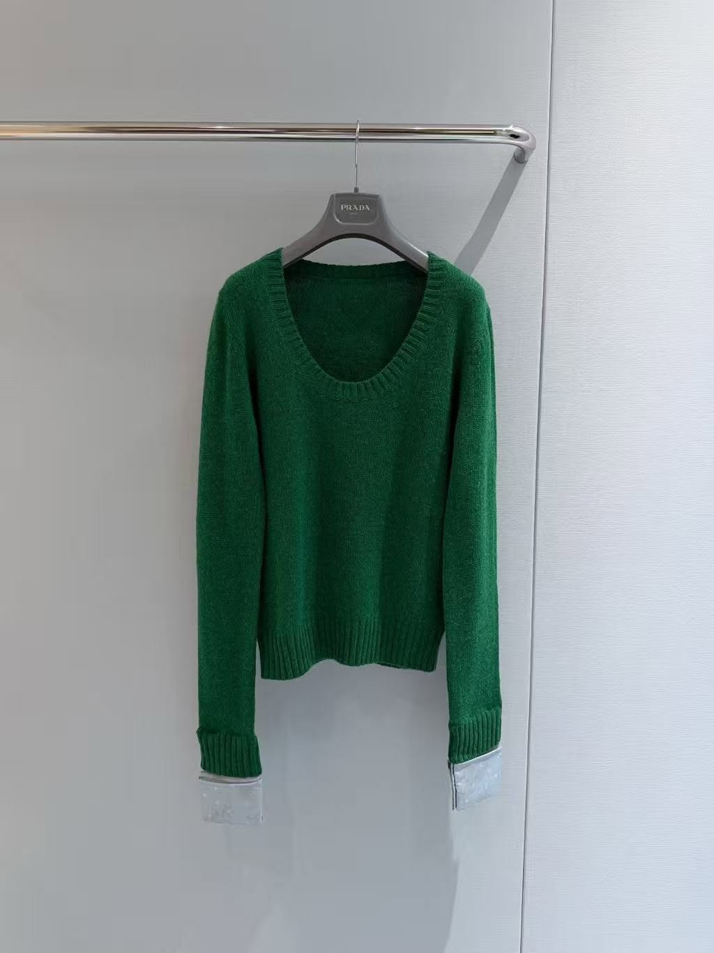 【原單】Prada Shetland wool wide-neck sweater 寬領羊絨毛衣
