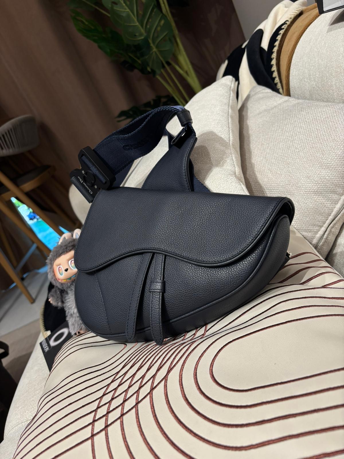 Dior saddle bag calfskin men  100%Authentic ,98%new✅dust bag  