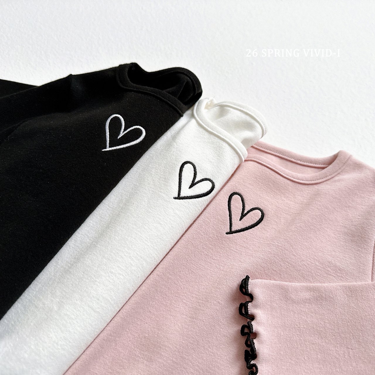 🌸預訂 韓國直送🌸🇰🇷VIVIDI三色愛心刺繡拼色花邊長袖上衣