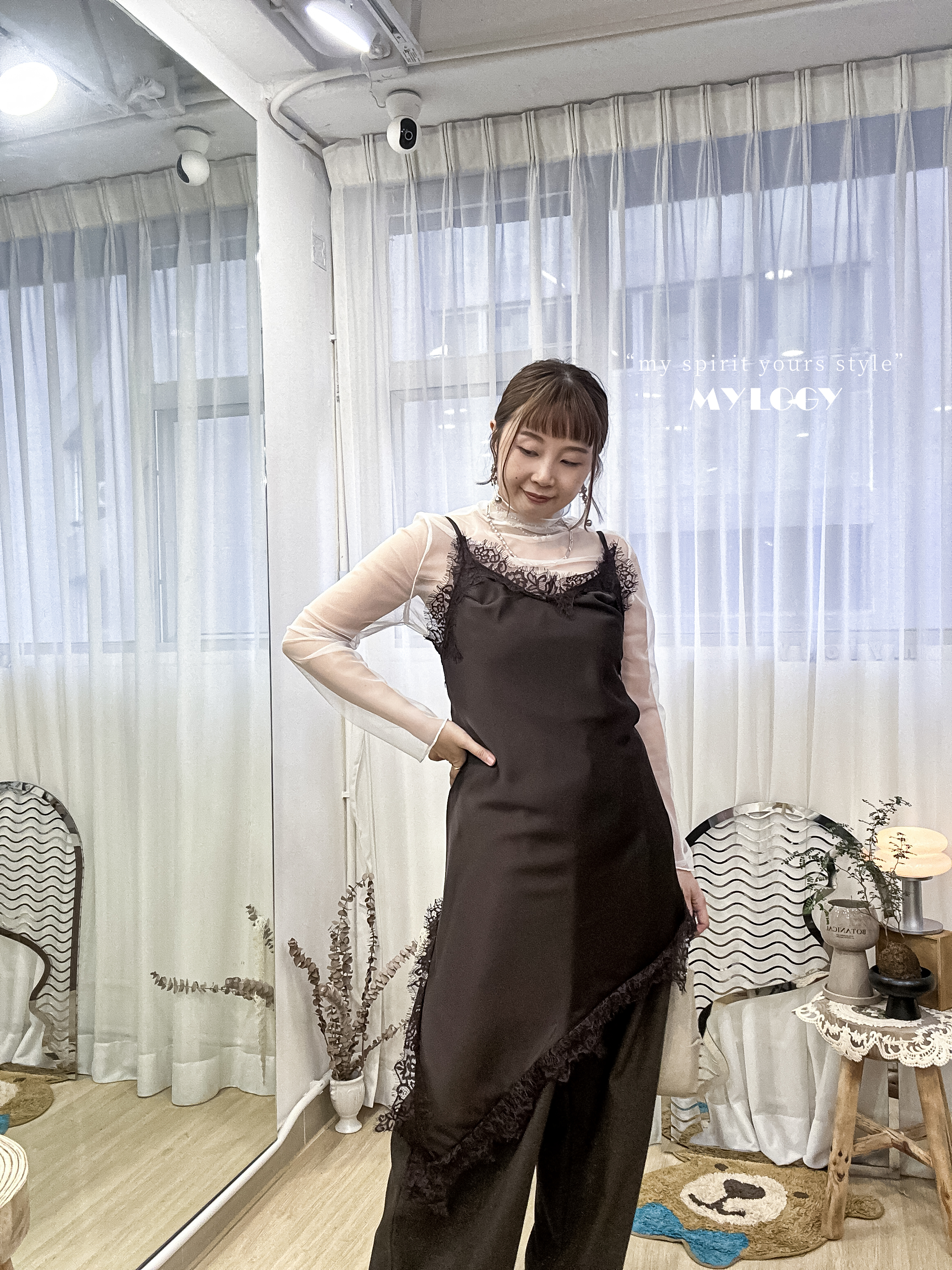 <今季大熱> 文藝知性美～絲滑(可調較)吊帶斜角蕾絲露背外搭 SN0005