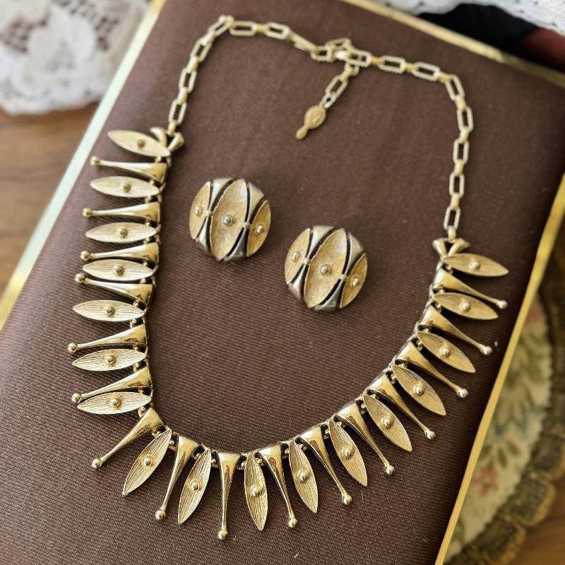 Vintage 1962 Sarah Coventry "EGYPTIAN TEMPTRESS" Statement Necklace and Clip Earrings Set (MT2146)