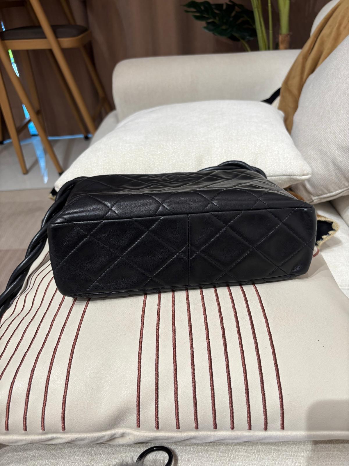 Chanel Vintage Shoulder bag 100%Authentic, 90%New ✅4card✅Dust bag