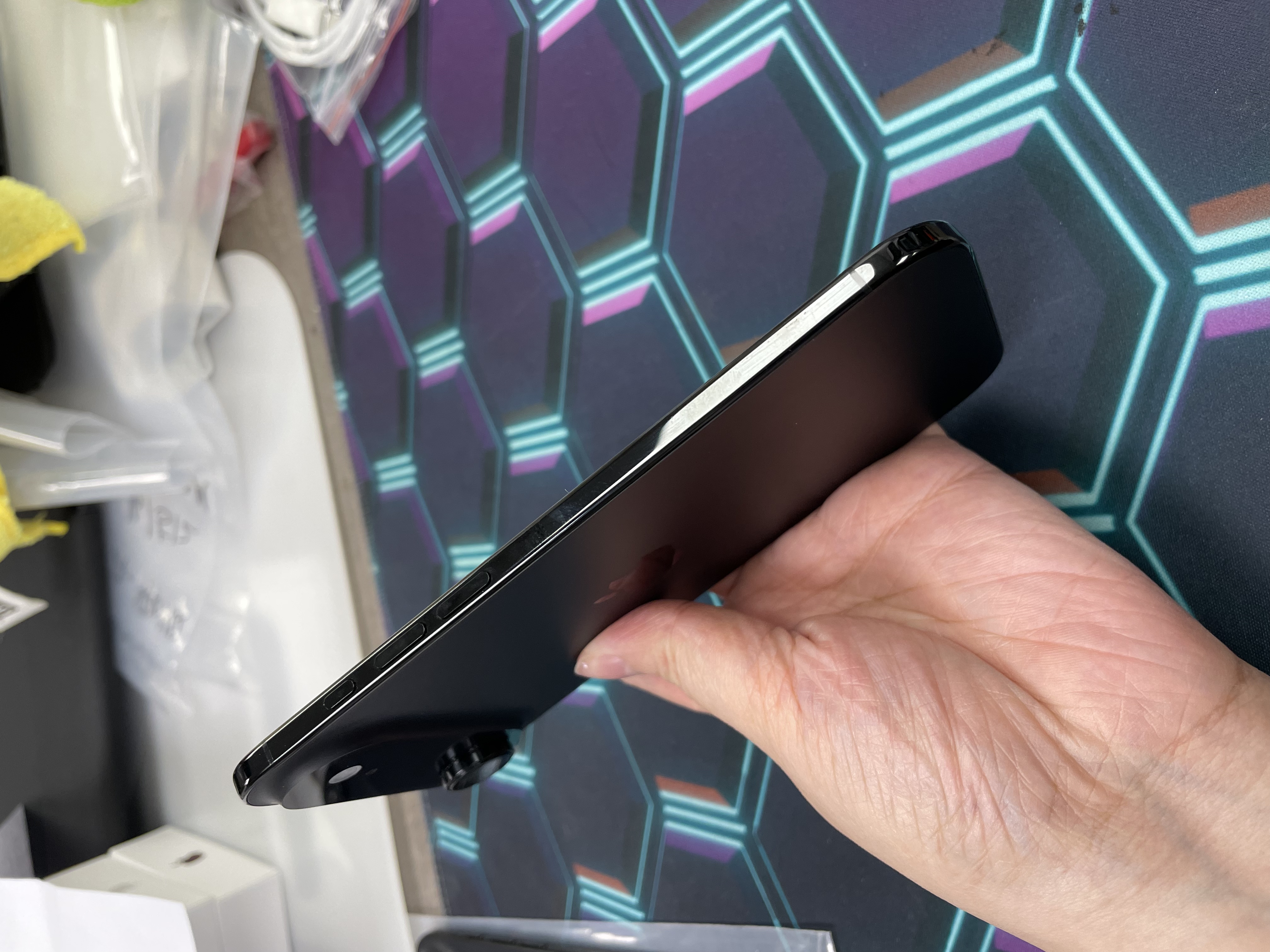 *8002 17 Air 完美機 1TB 電97 黑色 black