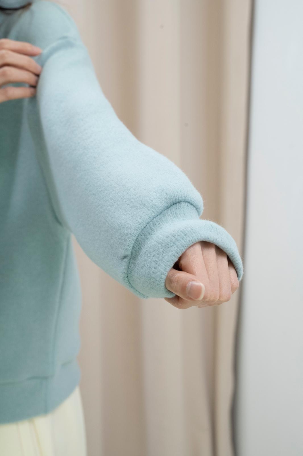 可機洗免燙軟糯文字上衣（淡湖水綠色）