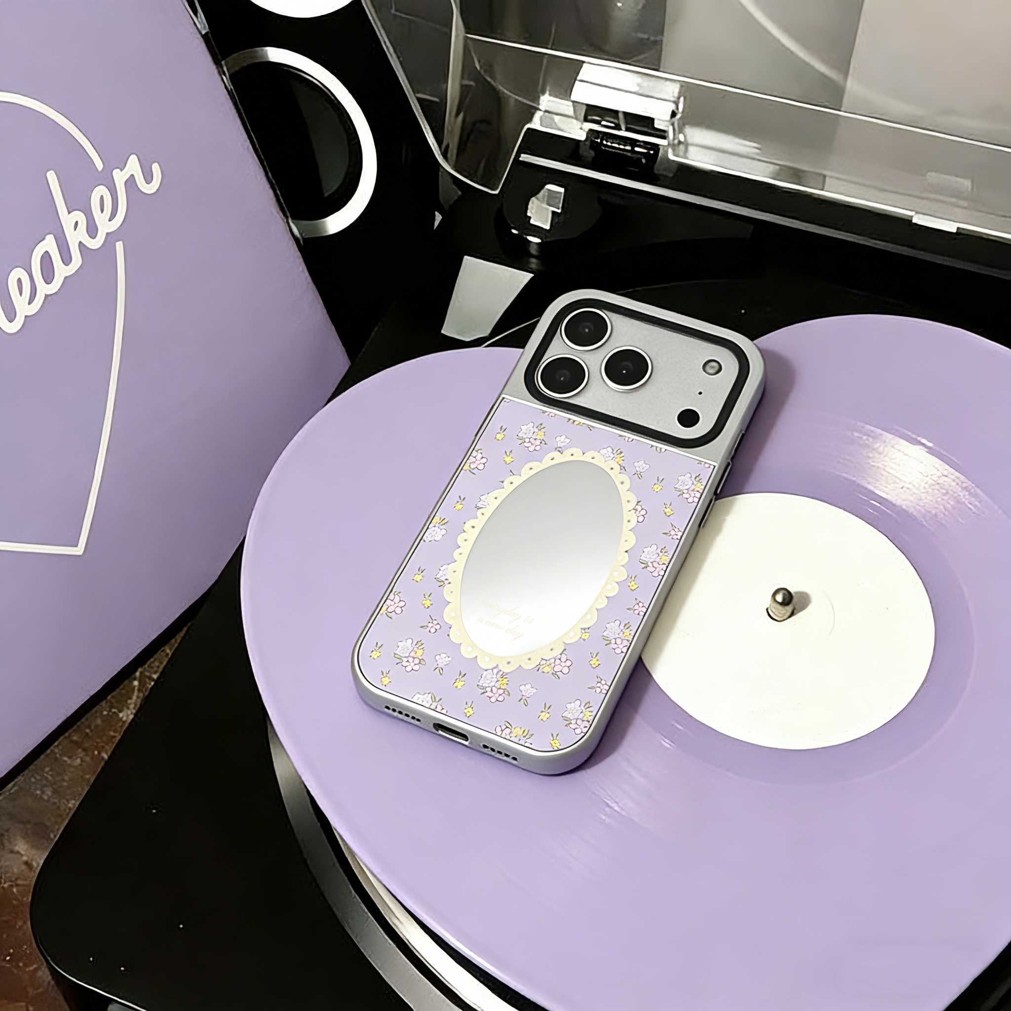【Summer Petal Whisper *MilkyPurple*】銀框鏡面MagSafe iPhone Case