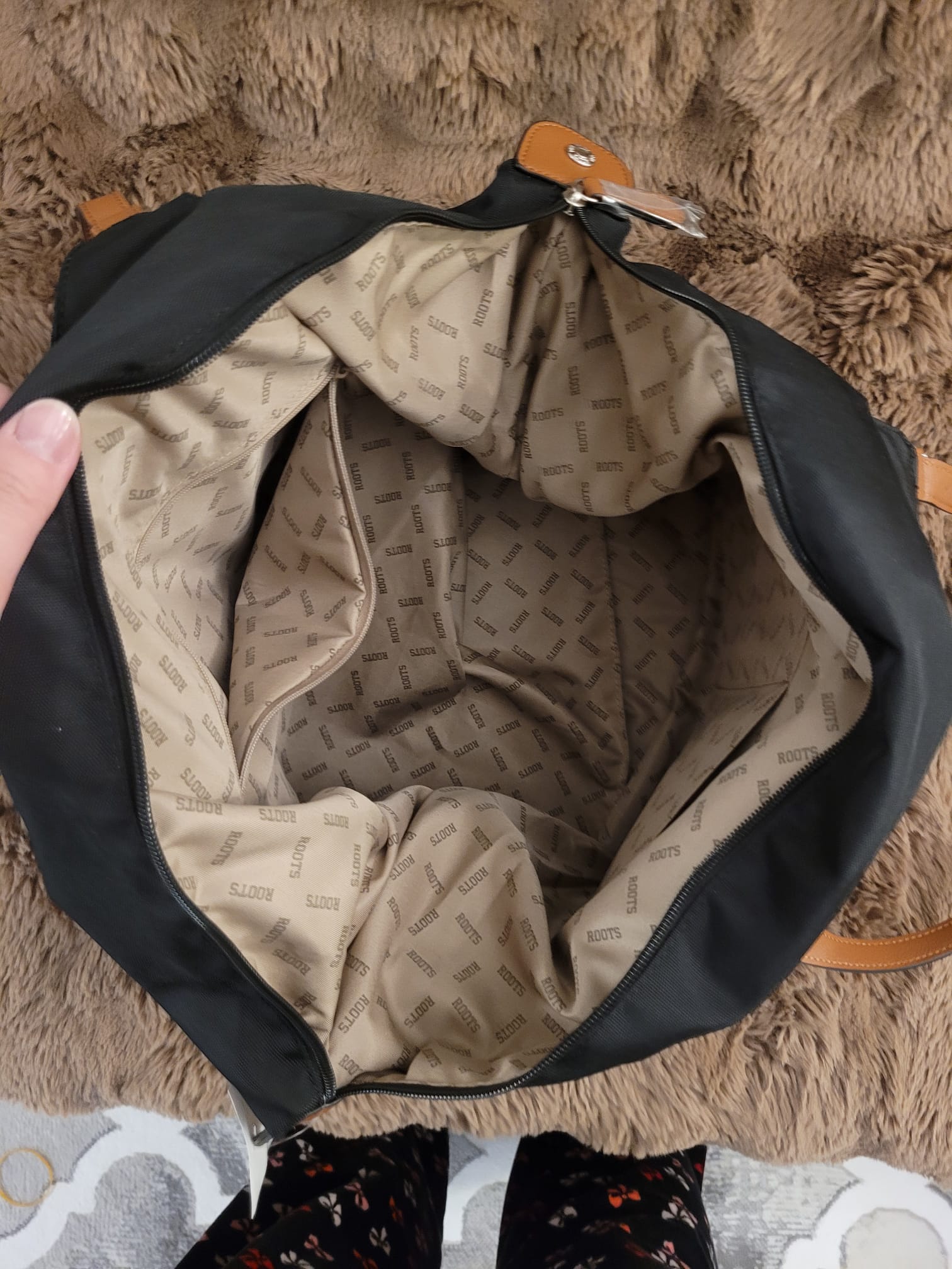 Roots 經典黑色皮革肩帶 Tote Bag 托特包