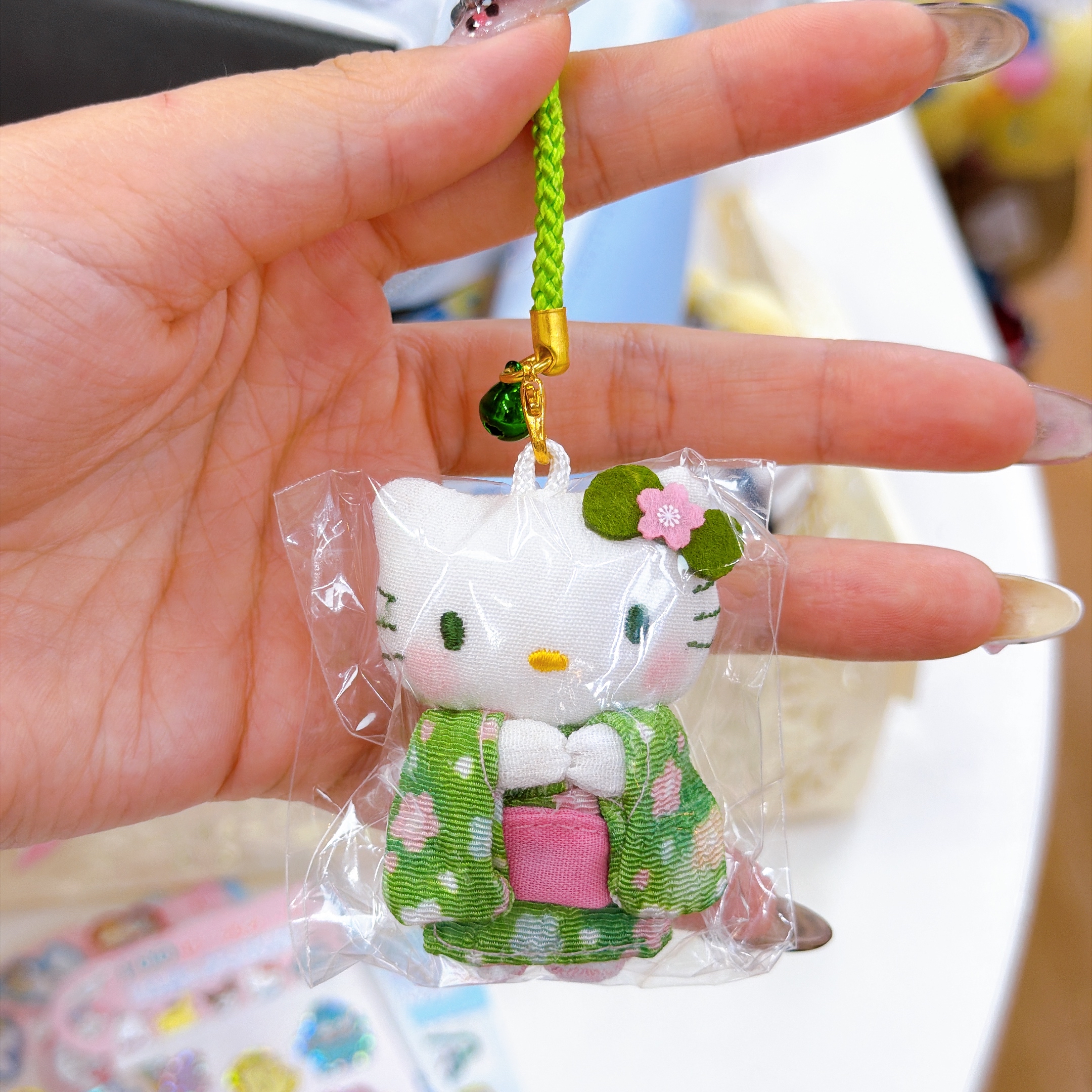  日本直送Hello Kitty絹布和風電話繩