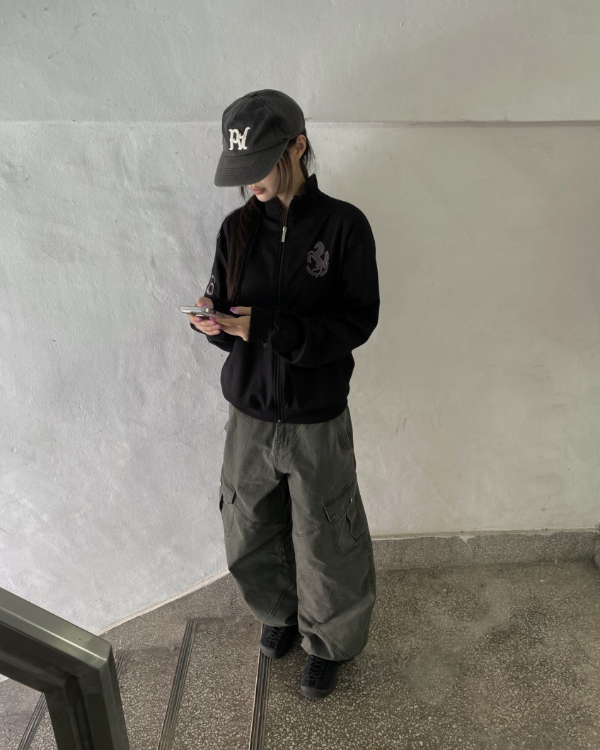 Graphic High-Neck Zip-Up