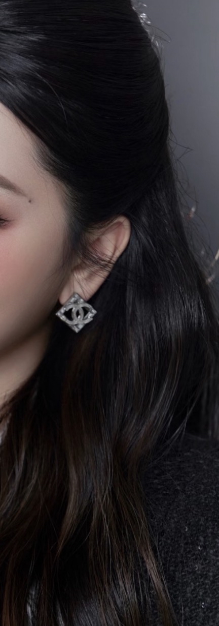 Chanel 香奈兒 雙 C 鑽石方塊耳環