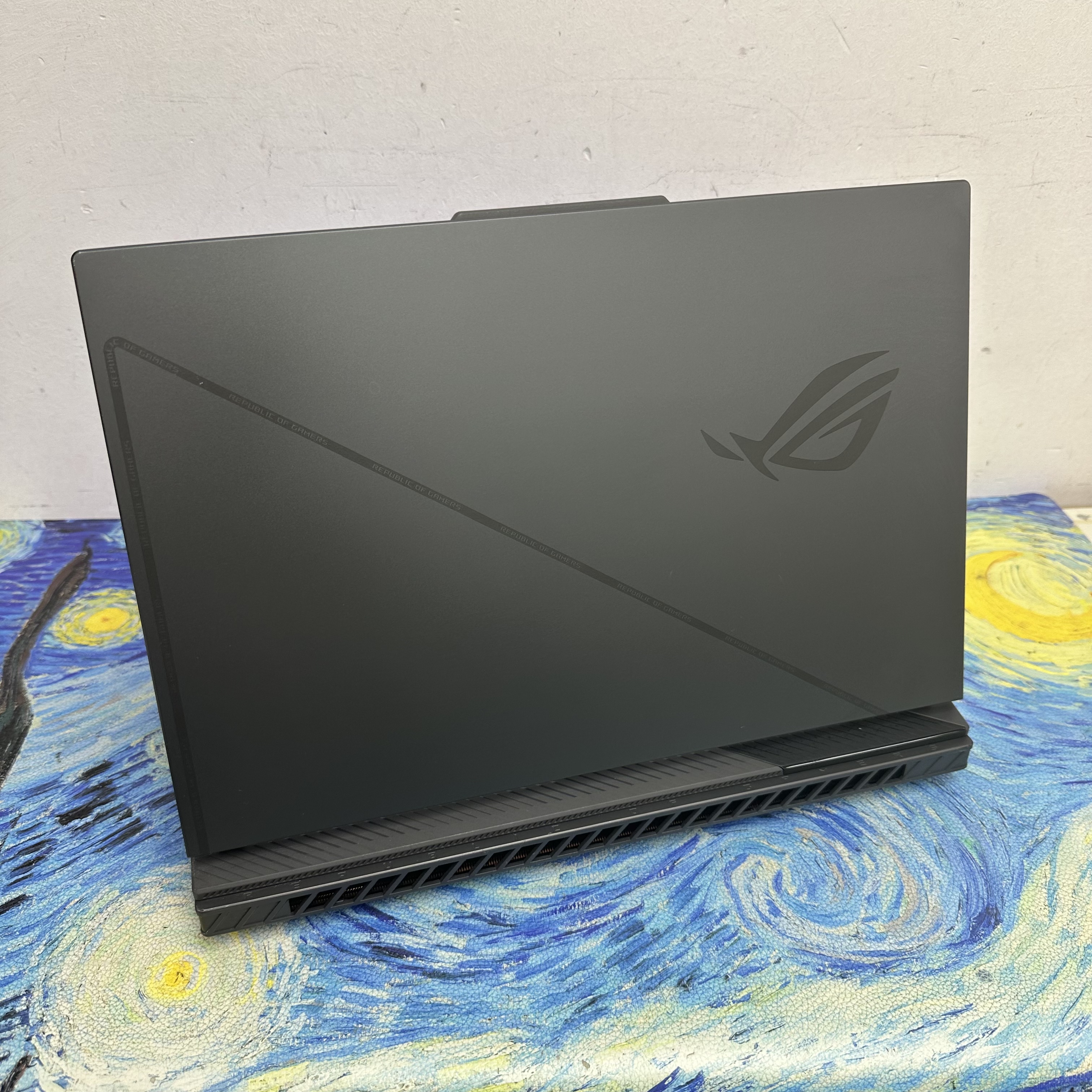 ASUS ROG i9-13980HX/32GB Ram/1TB SSD/RTX 4070獨立顯示卡/2.5K 240Hz 16寸 Mon/ GamingLaptop / Notebook / PC / YouTube / Movie / Gaming Notebook / Gaming PC /