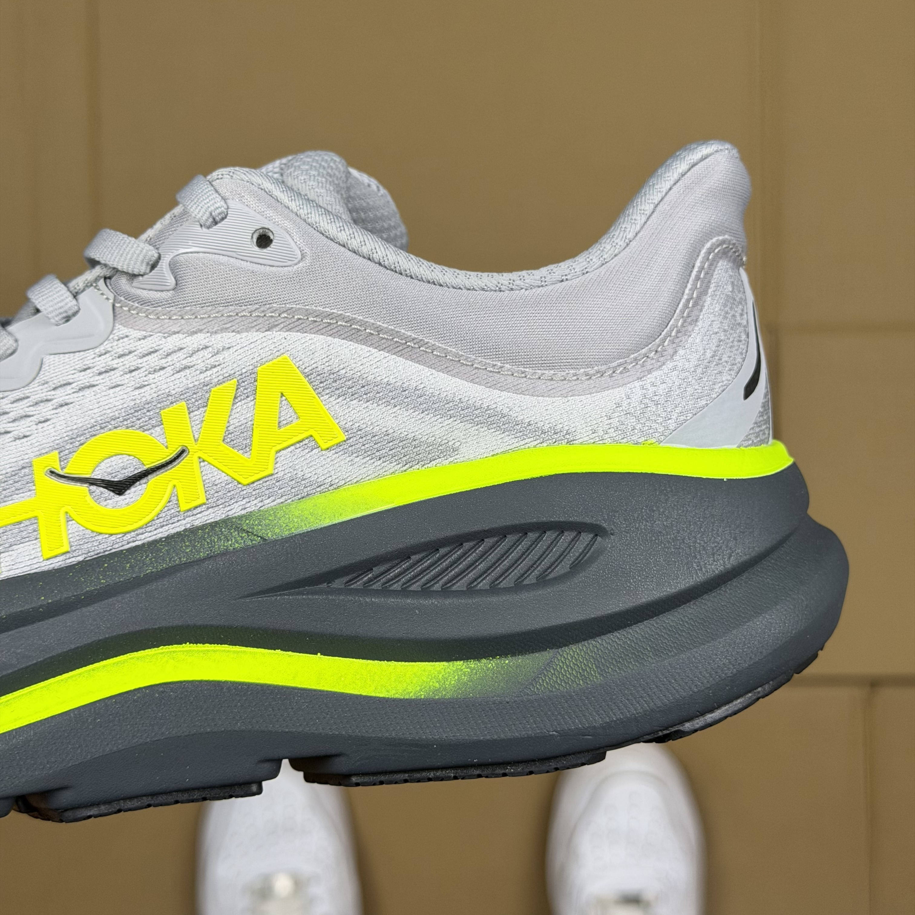 Hoka One One Bondi 9 