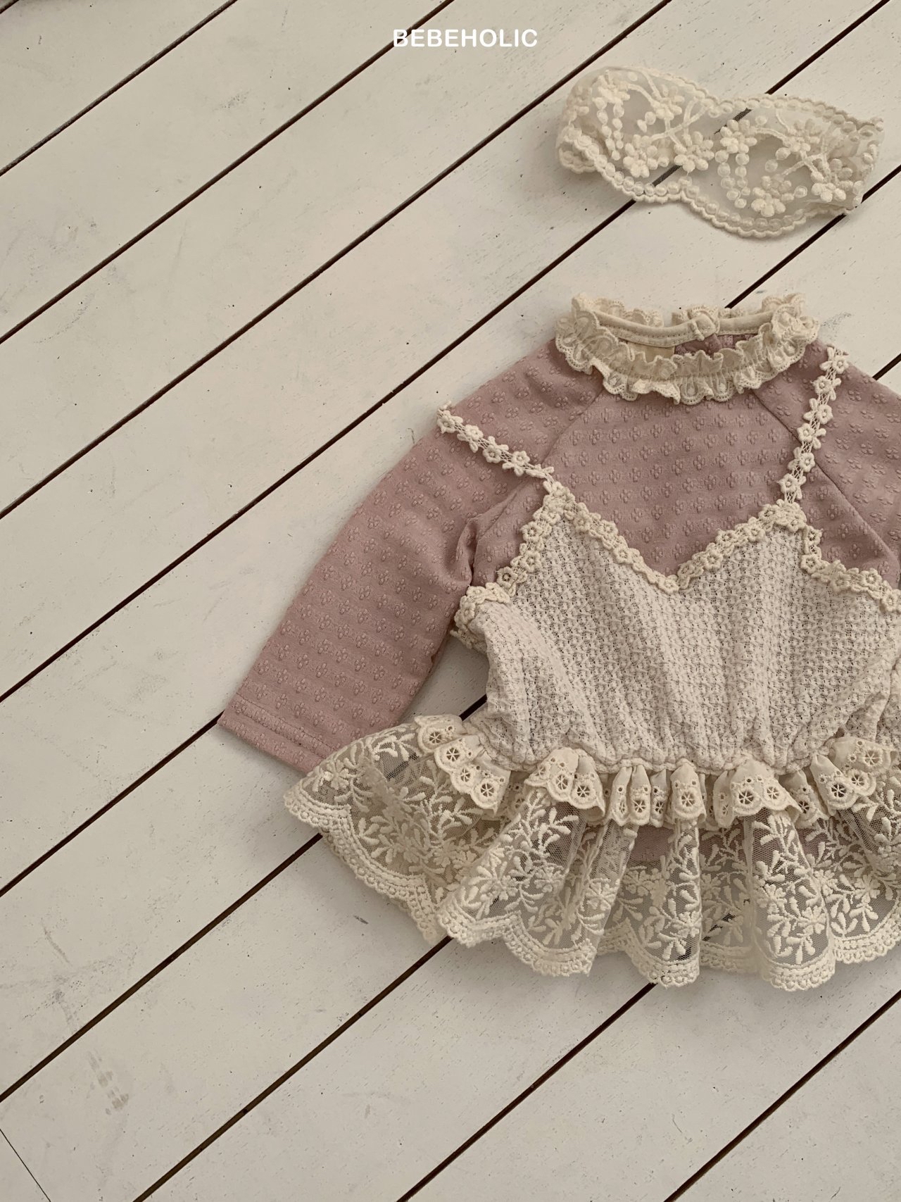 🌸預訂 韓國直送🌸🇰🇷BEBEHOLIC兩色標籤蕾絲花邊吊帶胸衣