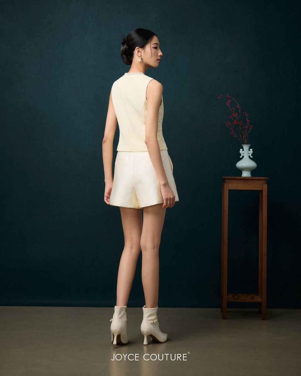 蕾丝V领马甲 T0770