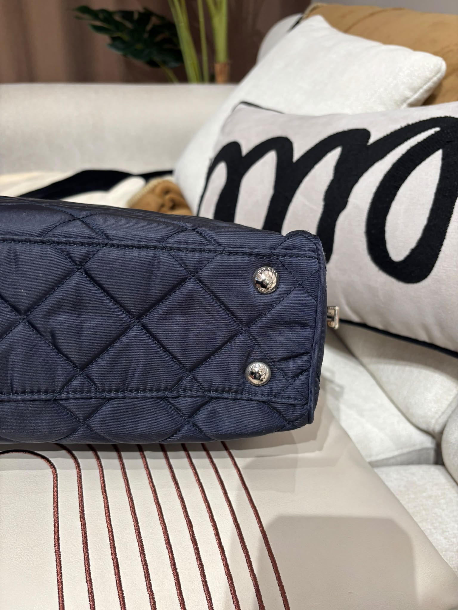 PRADA nylon shoulder  bag navy 100%Authentic, 95%new ✅Dust bag