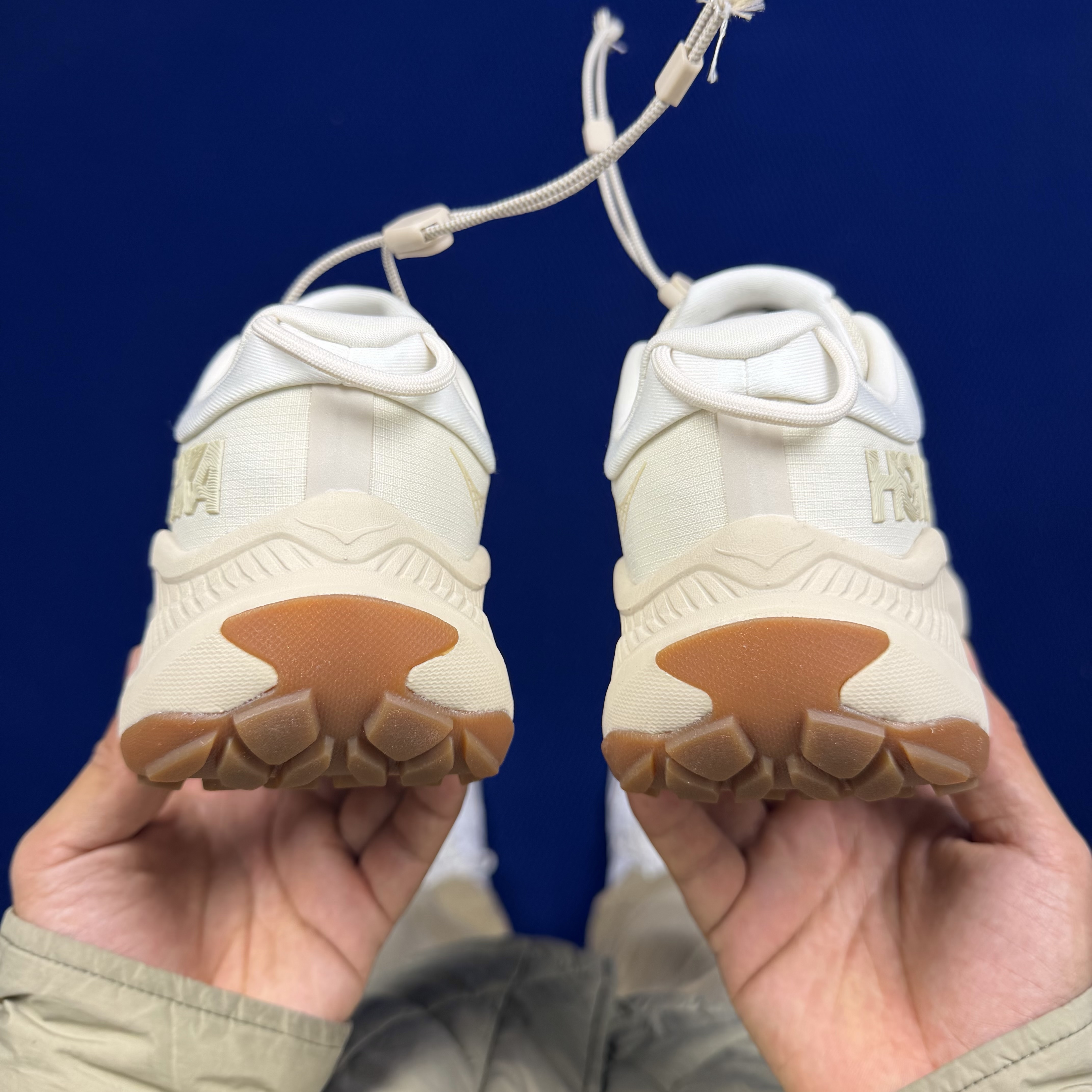 Hoka One One Transport