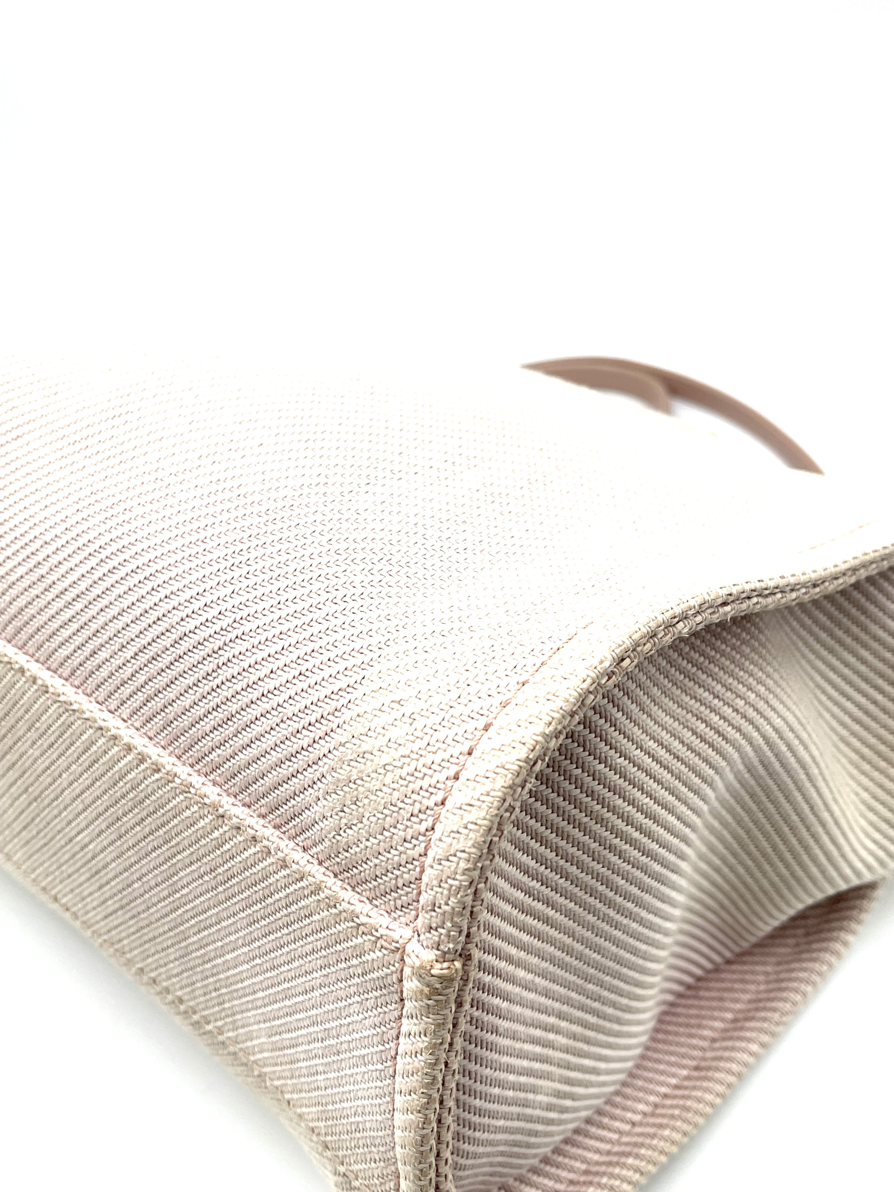 Pre-owned Chanel Deauville Tote / Product Code: 26040306