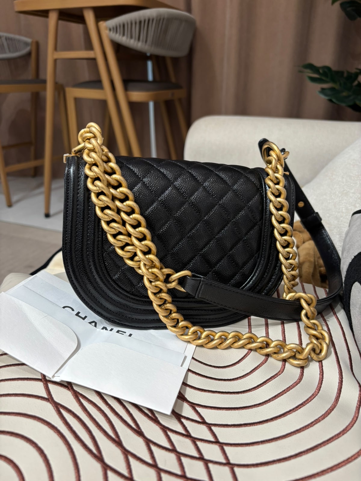Chanel boy 黑色荔枝牛皮金鏈半圓boy 100%Authentic,98%new ✅香港專門店收據✅晶片✅塵袋✅box