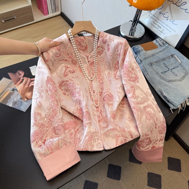 B134(0133) 新中式唐装巴洛克花纹提花桃心领前排珠子粉外套上衣