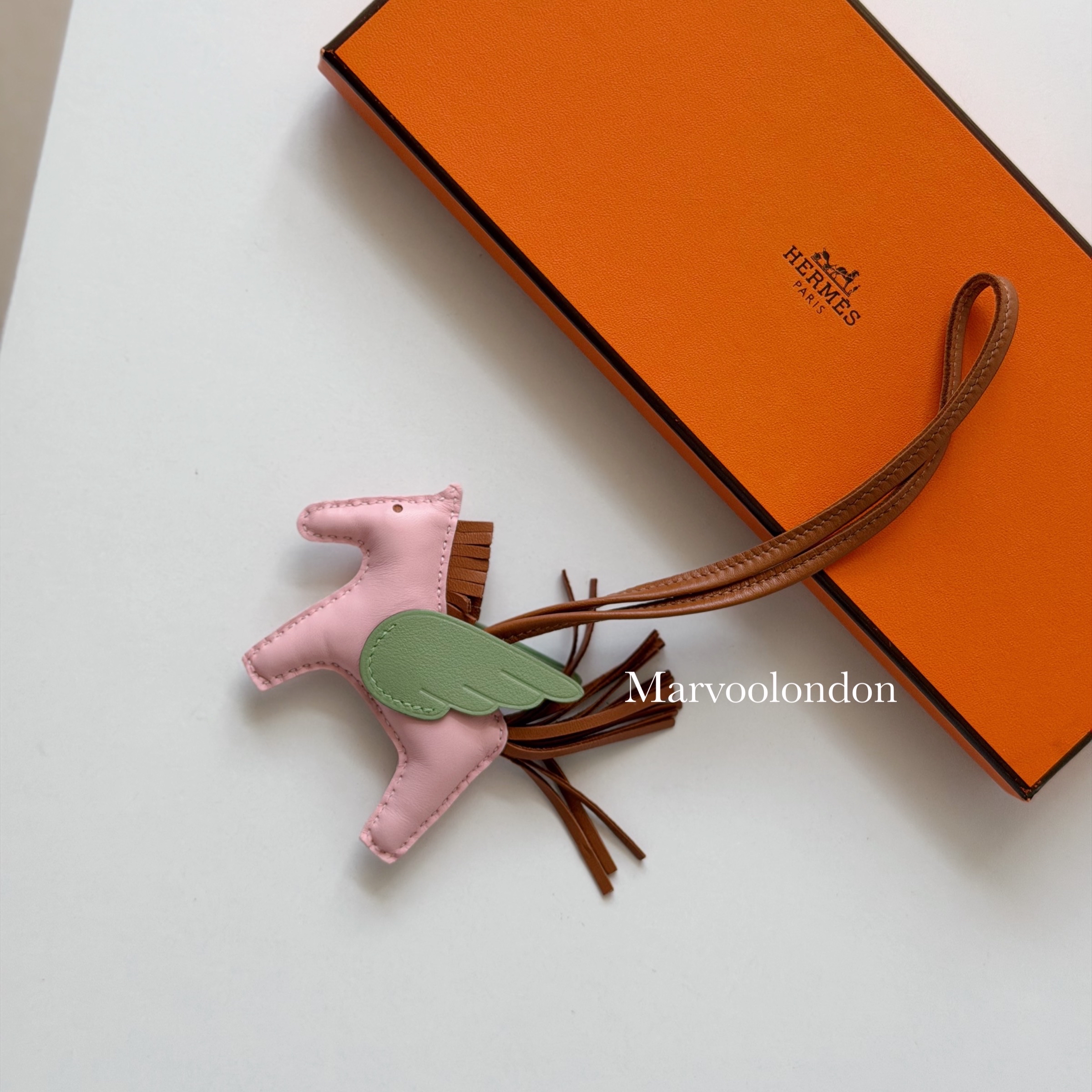 Hermes 櫻花粉拼色 飛馬 Rodeo Pegase PM Charm