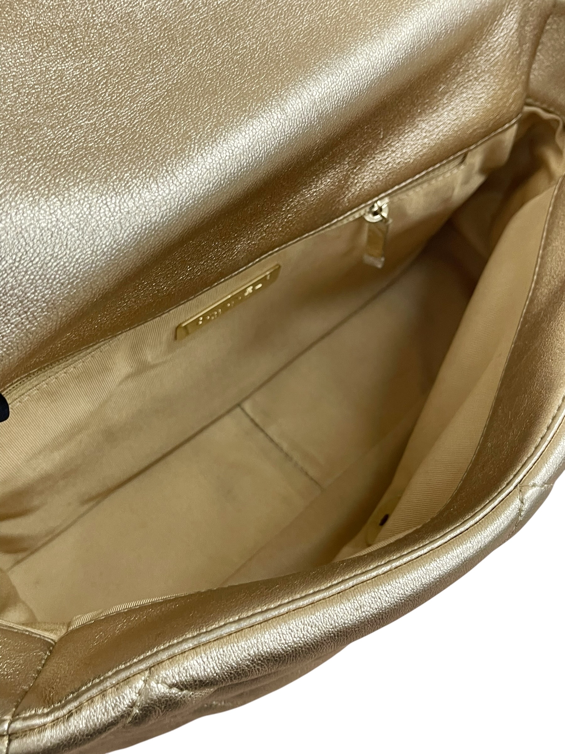 Pre-owned Chanel 19 Flap Bag / Product Code: 062203