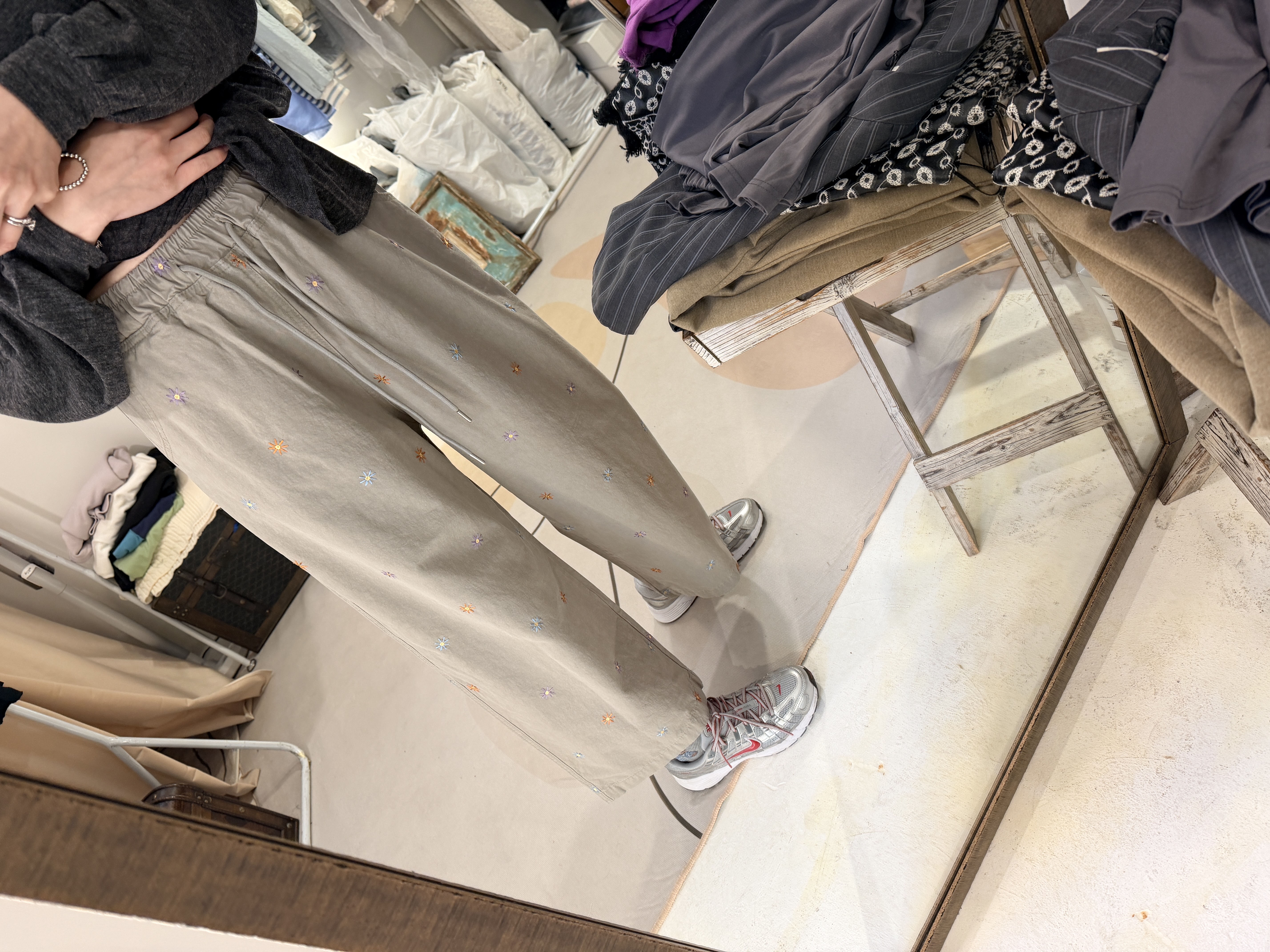 Flower embroidery pants