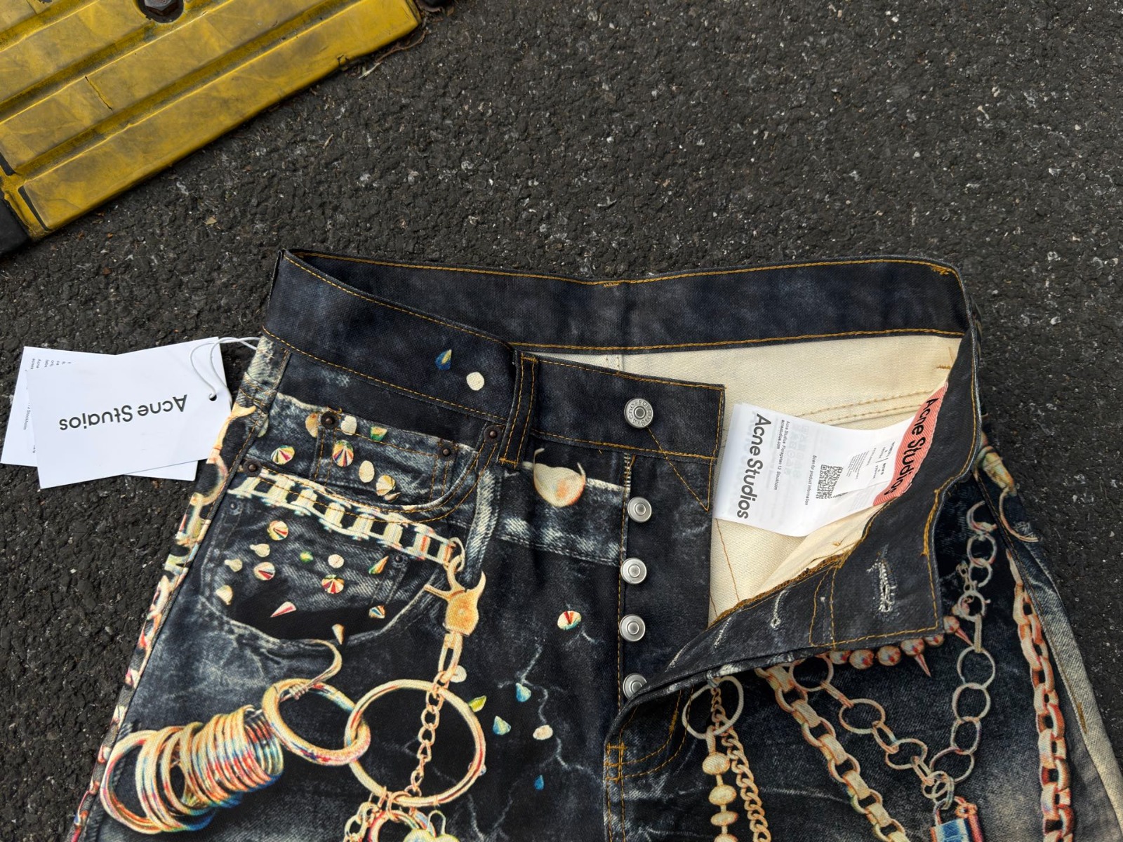 Acne Studios 馬年限定錯覺畫印花牛仔褲