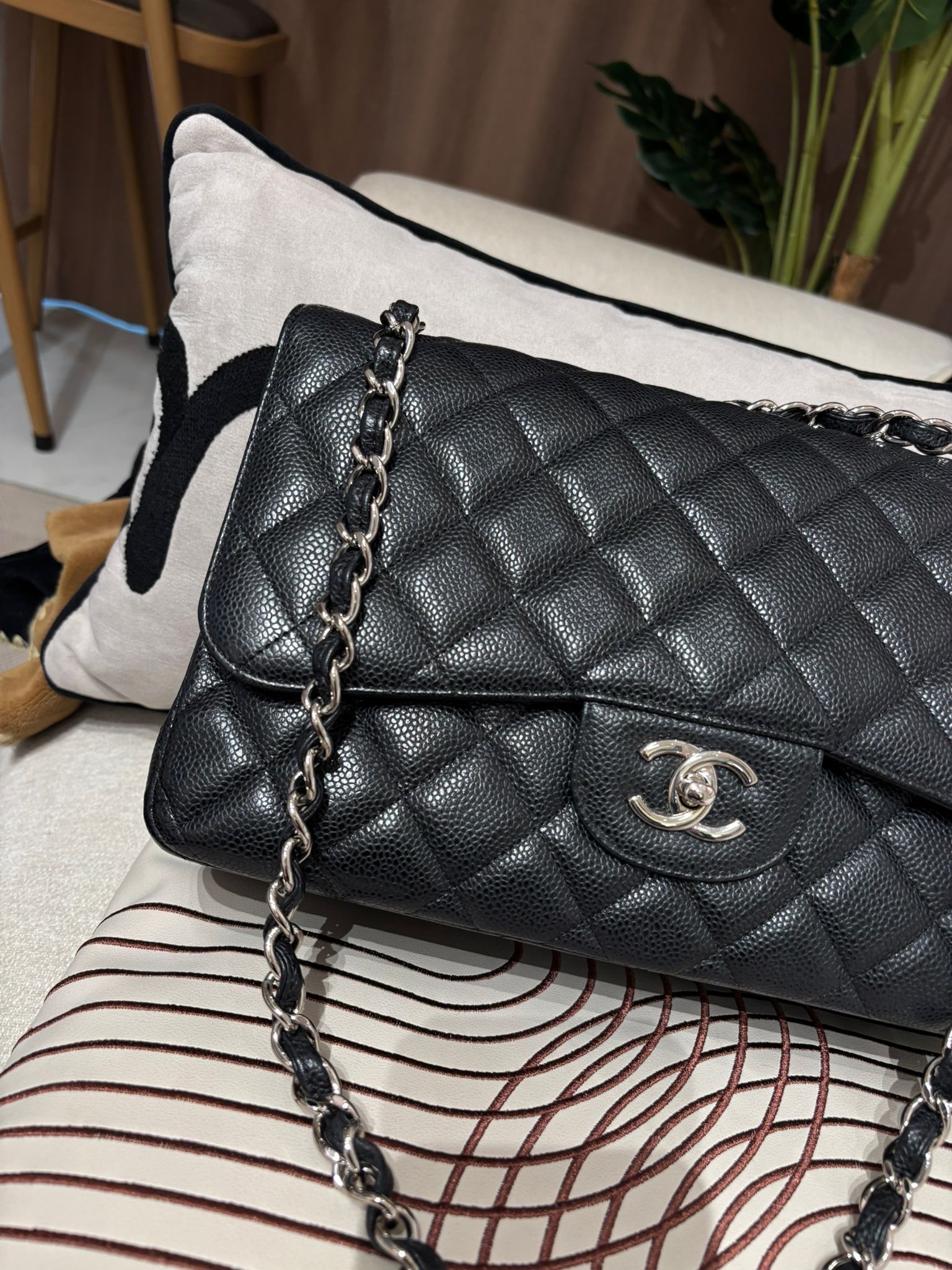 Chanel classic flap 30cm Jumbo A58600 黑色荔枝牛皮金扣 100%Authentic,95%new ✅16Card✅dust bag✅盒