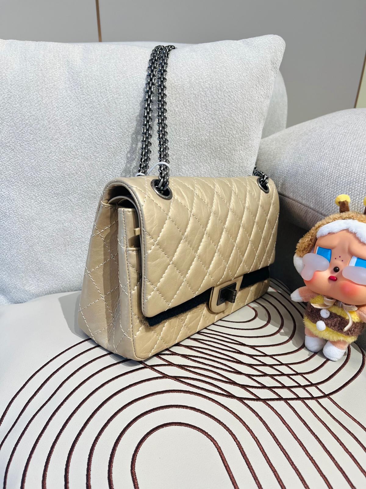 Chanel 2.55 flap bag classic calfskin 100%Authentic ,98%new ✅card✅dust bag✅box 