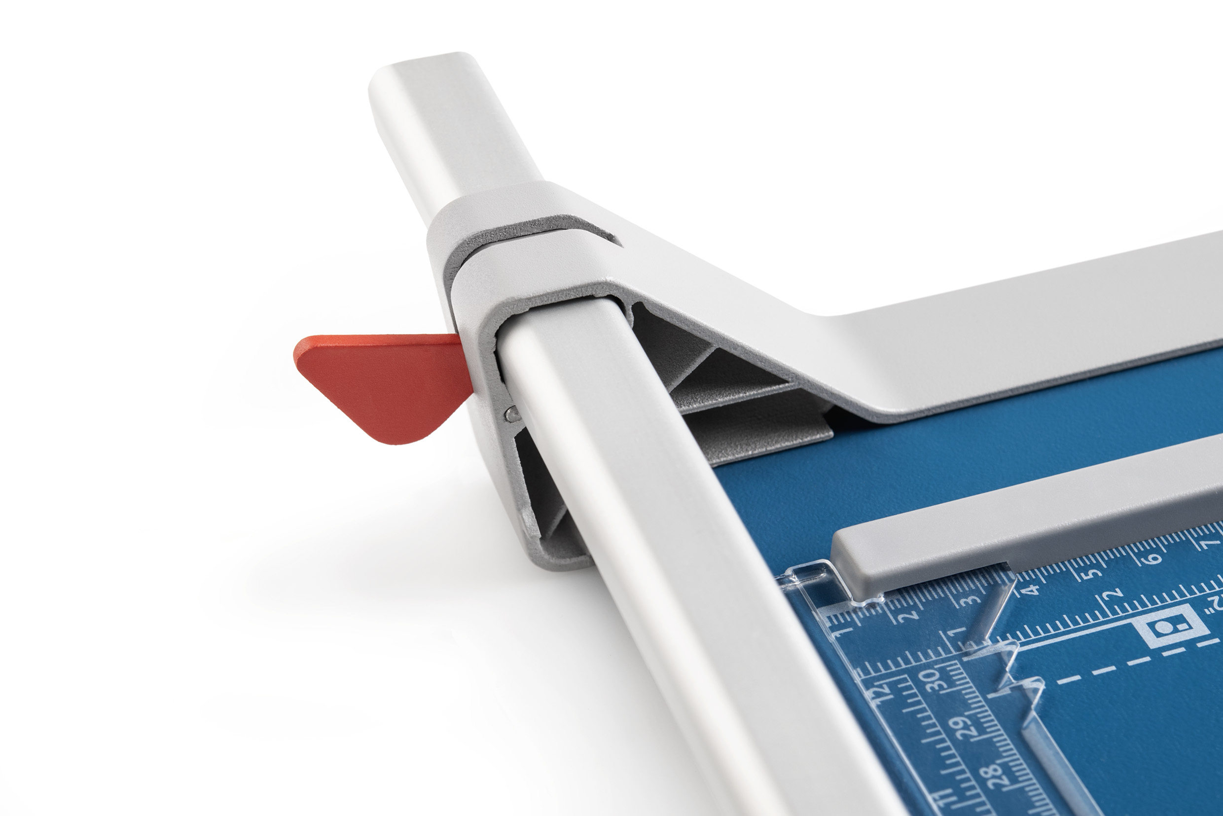 Dahle 507 : 3RD Generation Paper Trimmer, able to cut 320mm length, 0.8mm in thickness 