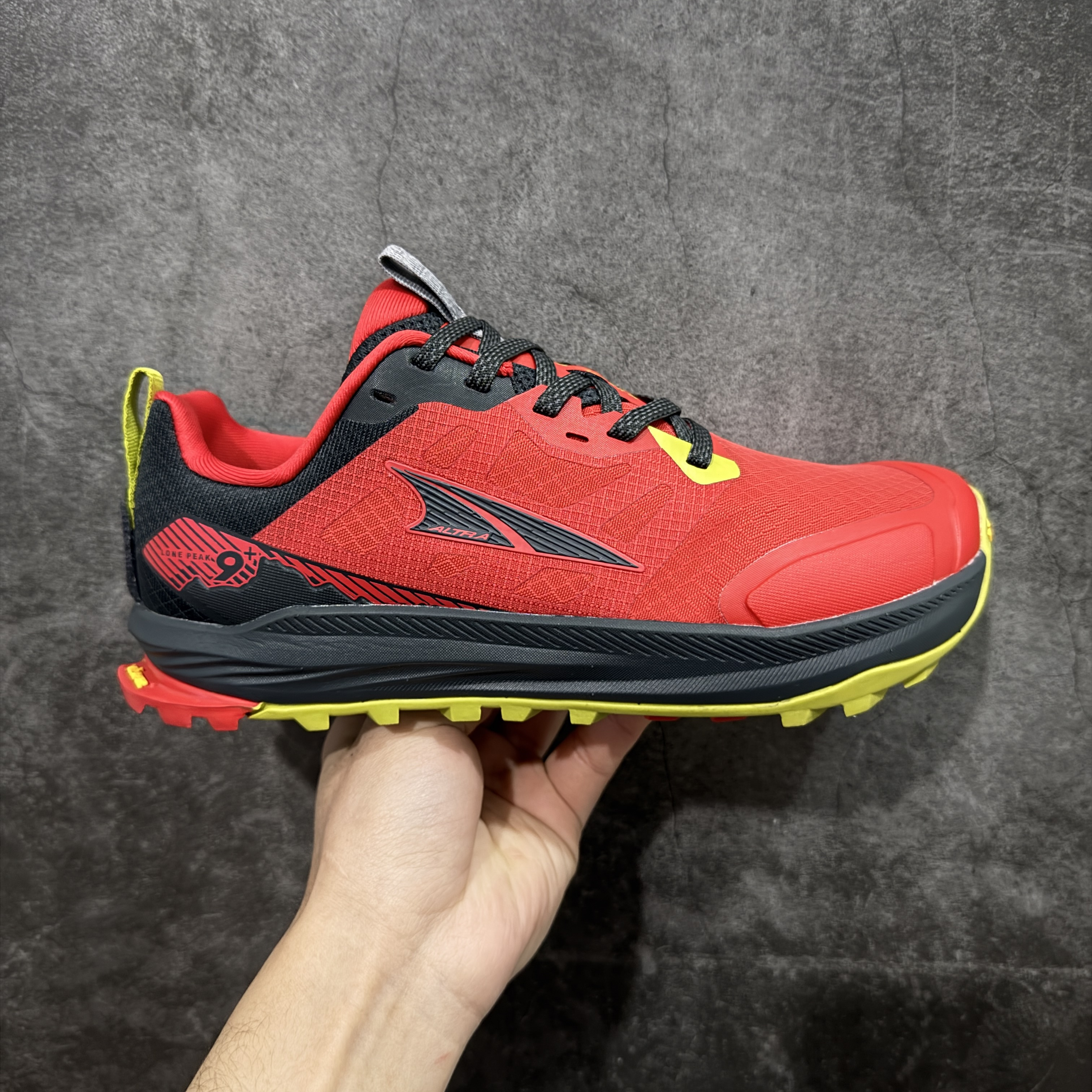 Altra Lone Peak 9 