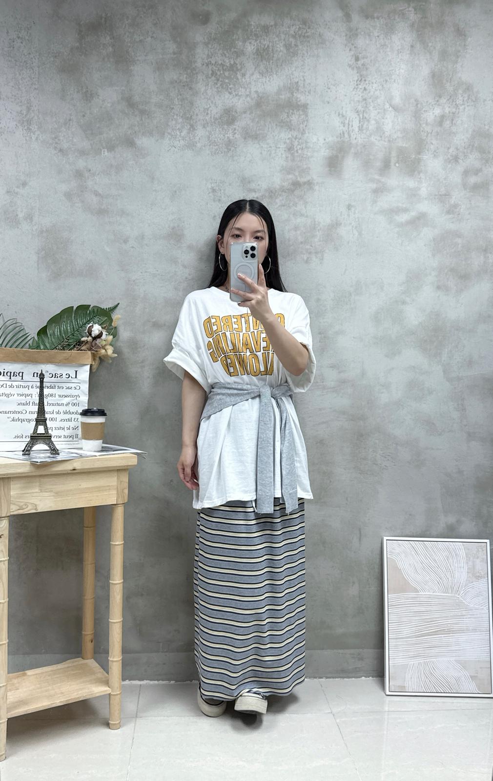 G04 擦色英文字Tee