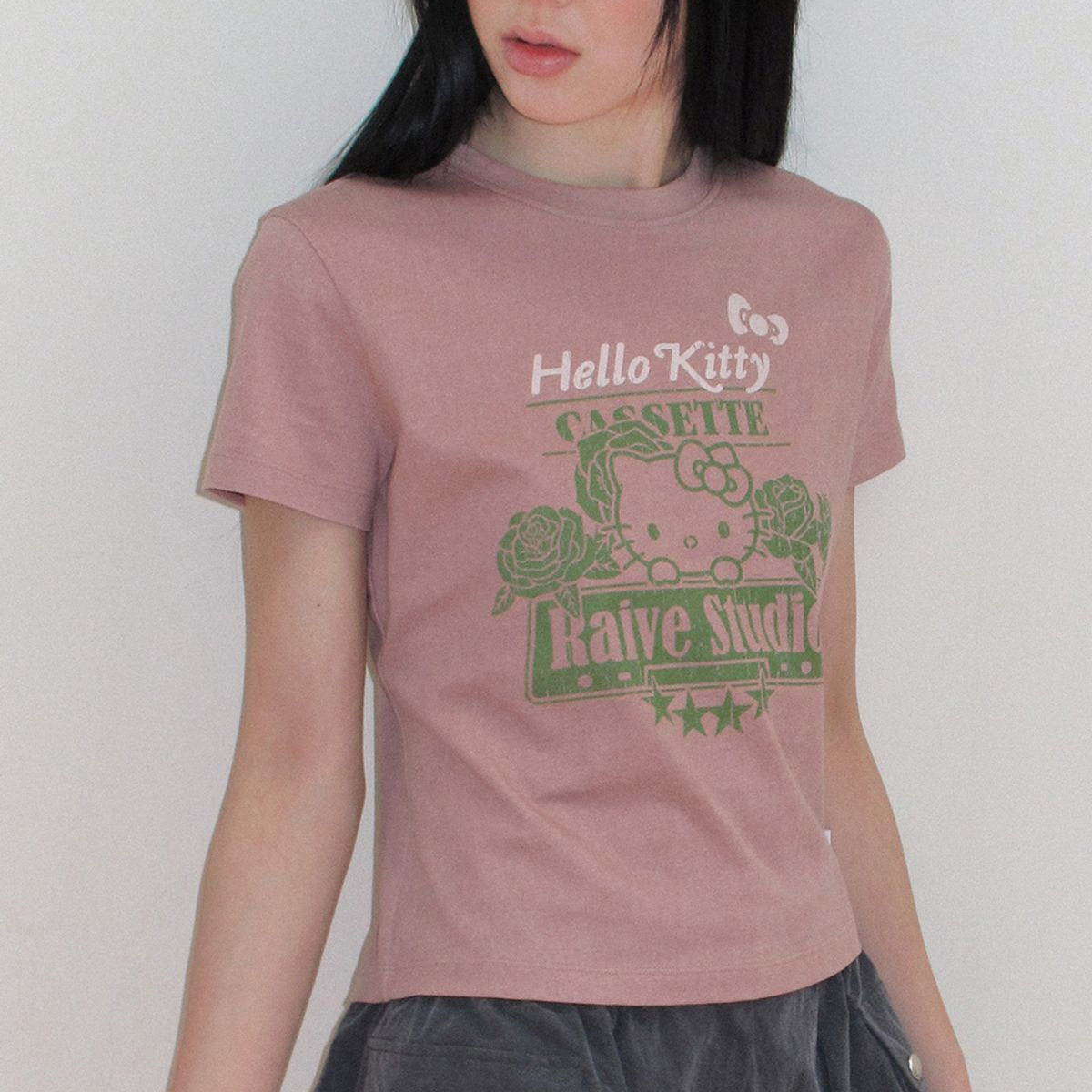 [RAIVE x Sanrio] HELLO KITTY Rose Graphic T-shirts (3色)