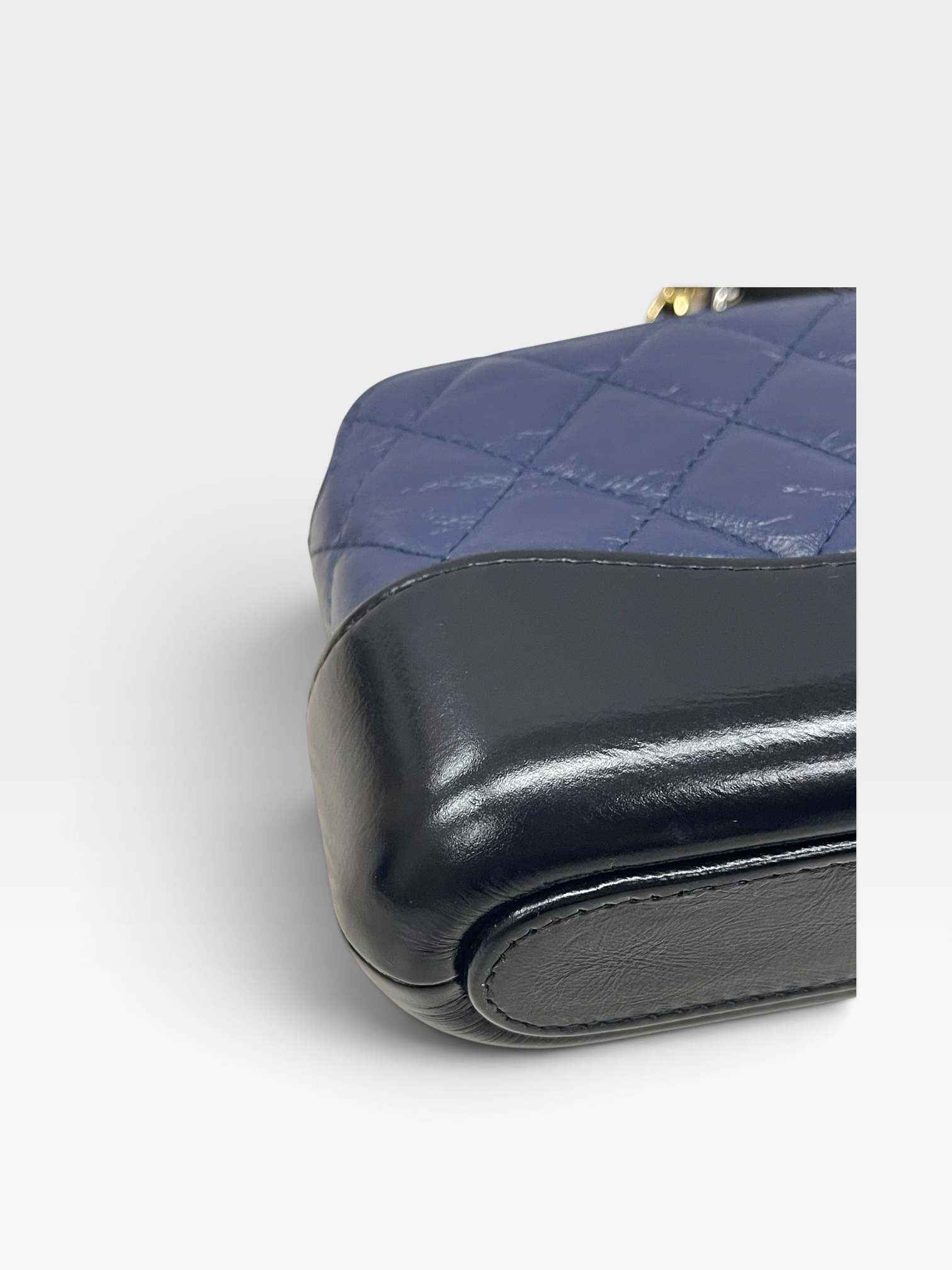Pre-Owned CHANEL Mini Hobo Bag / Product Code: 090301