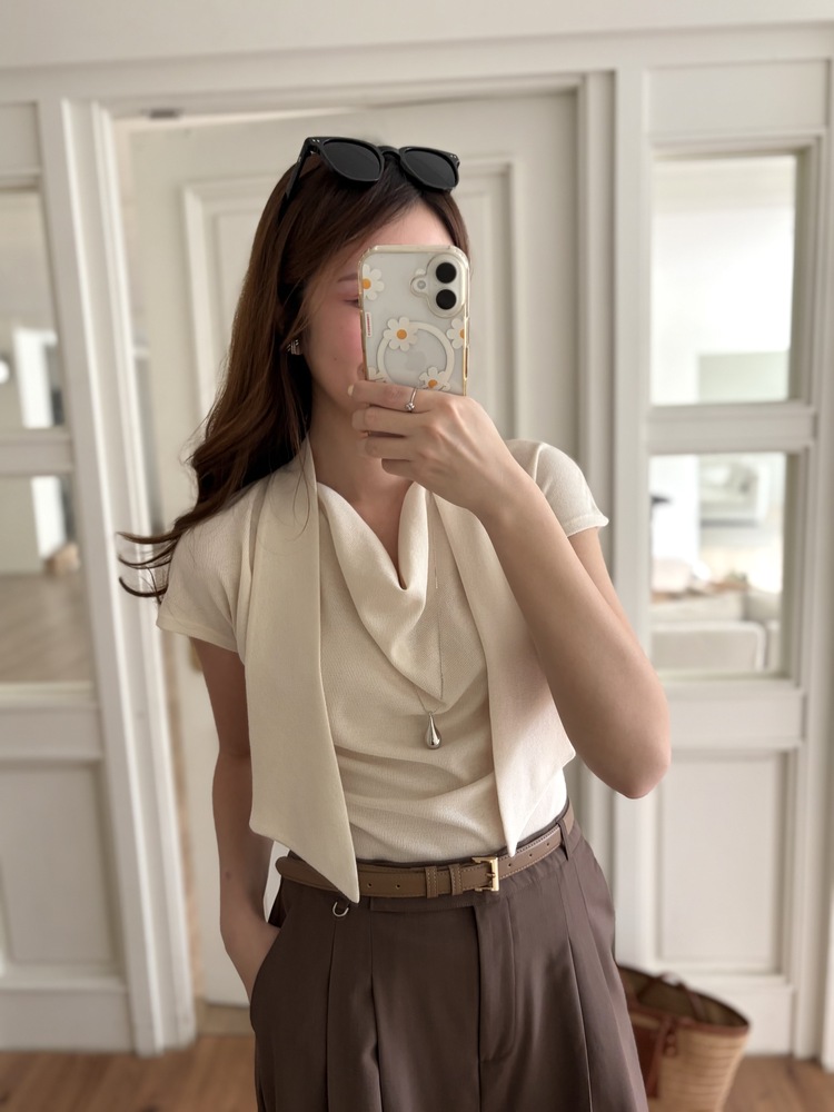 The Daily Tie Detail Top (Cream)