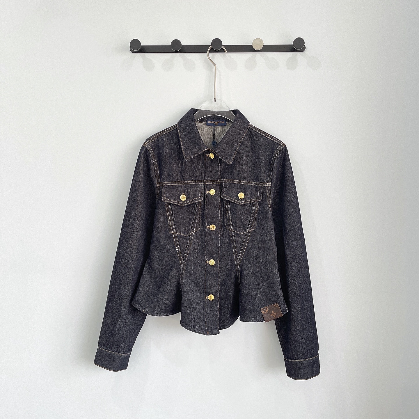 LV 翻領收腰牛仔外套