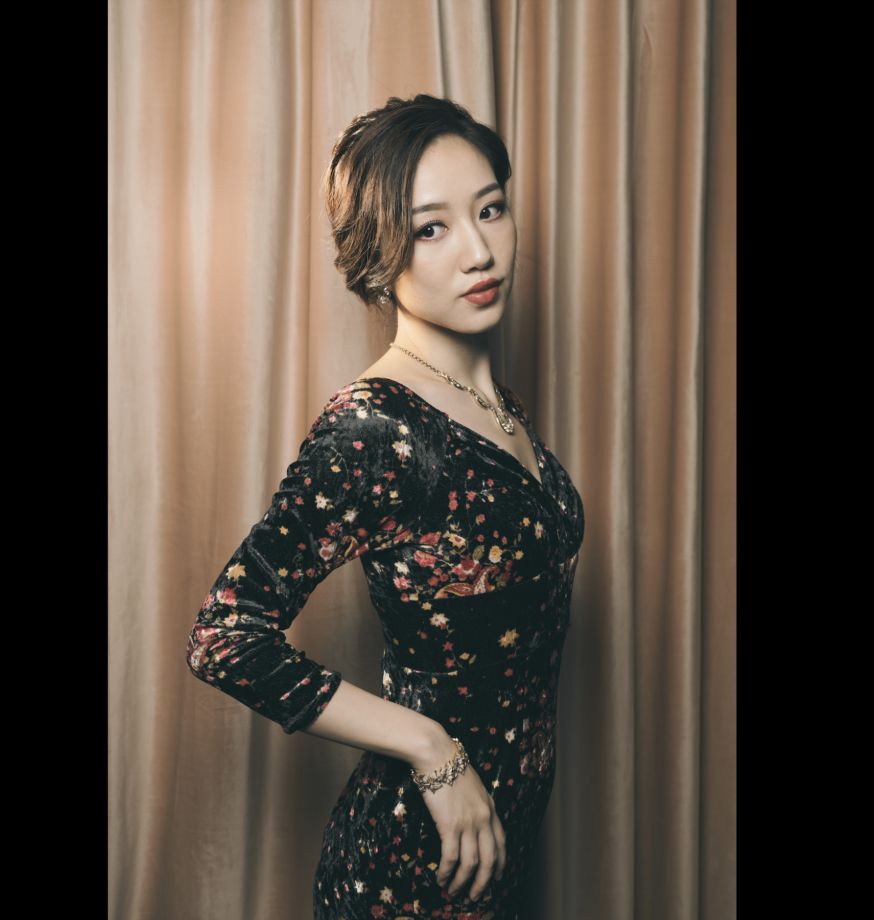 (Ready-Made)Lady in Velvet Flowery Bodycon Dress (FM141)